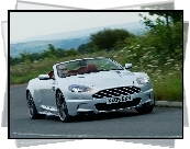 Aston Martin DBS Volante, Ostry, Zakręt