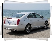 Srebrny, Cadillac XTS, Morze