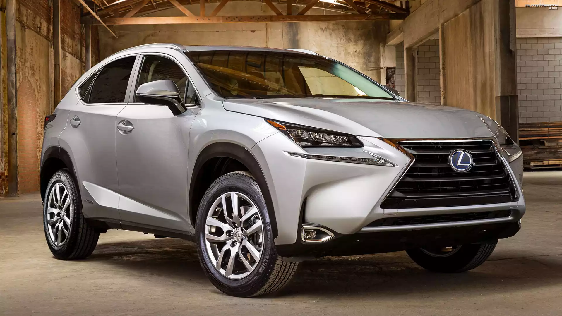 Lexus NX Hybrid, 2015