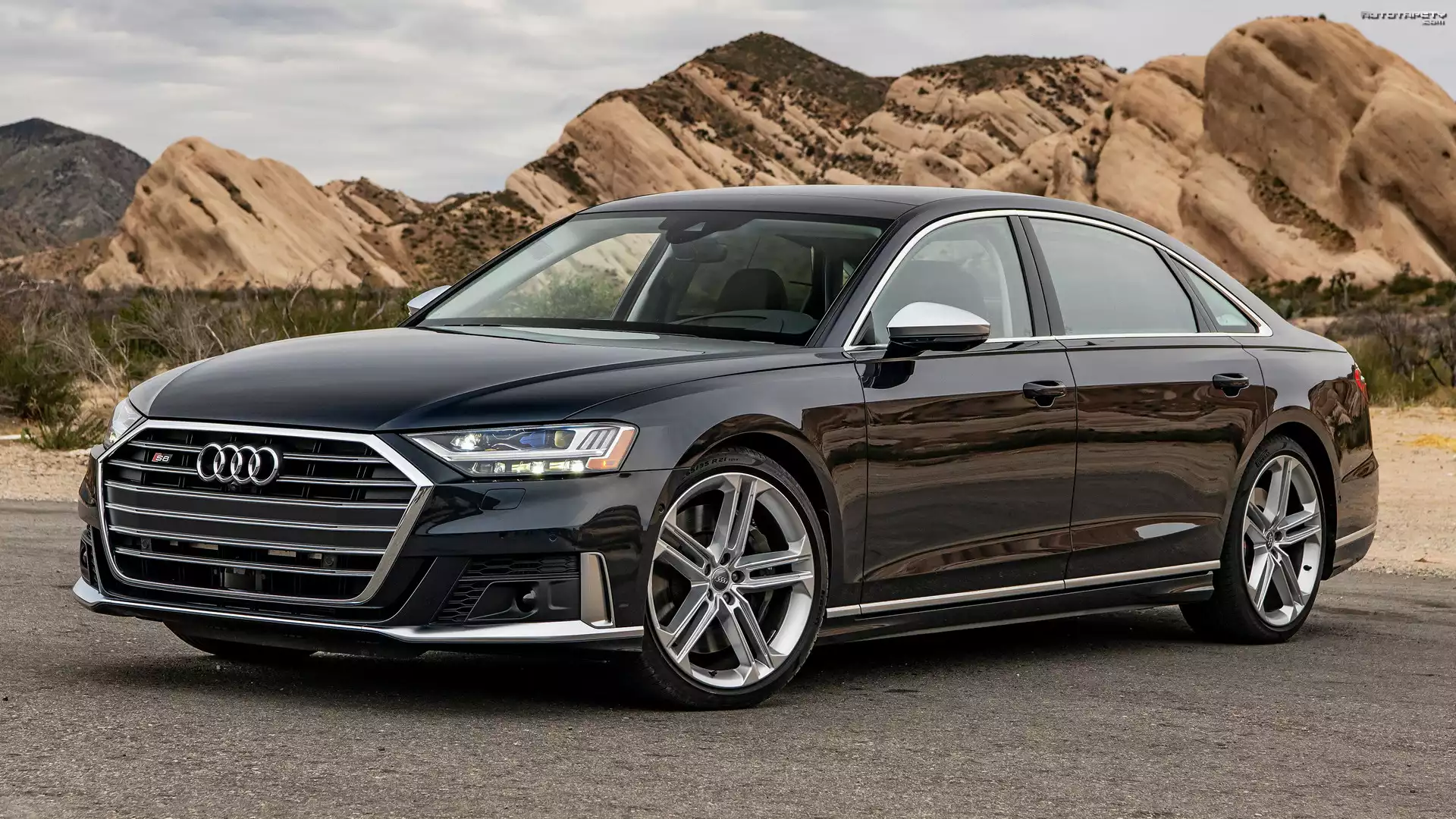 Czarne, Audi S8, 2020