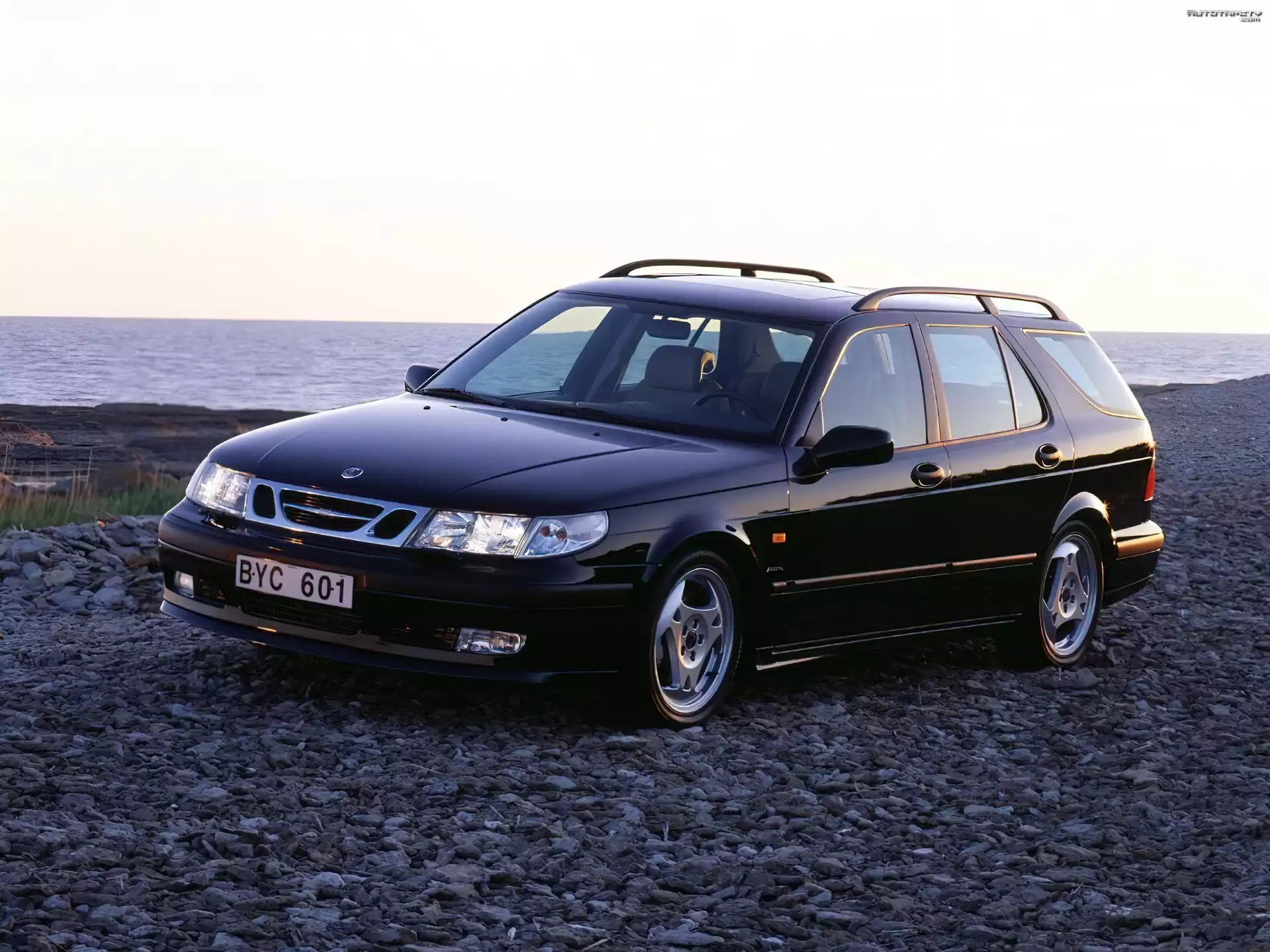 Saab 9-3, Czarne Kombi, Przednie światła