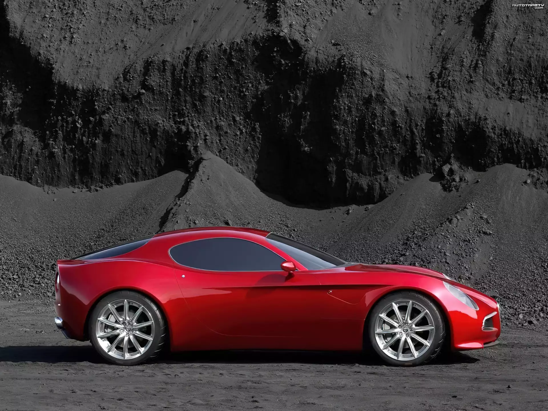 Alfa Romeo 8C, Lewy Profil