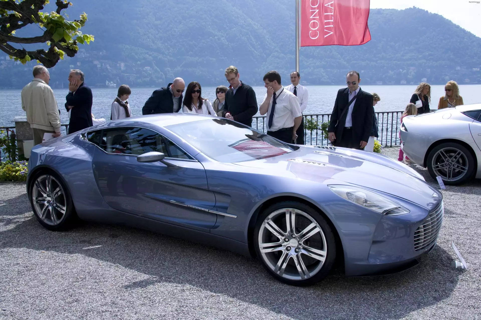 Aston Martin One-77, Prezentacja, Wystawa