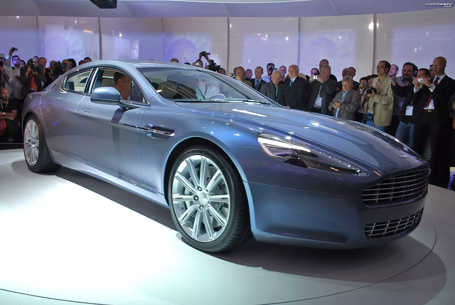 Aston Martin Rapide, Prezentacja