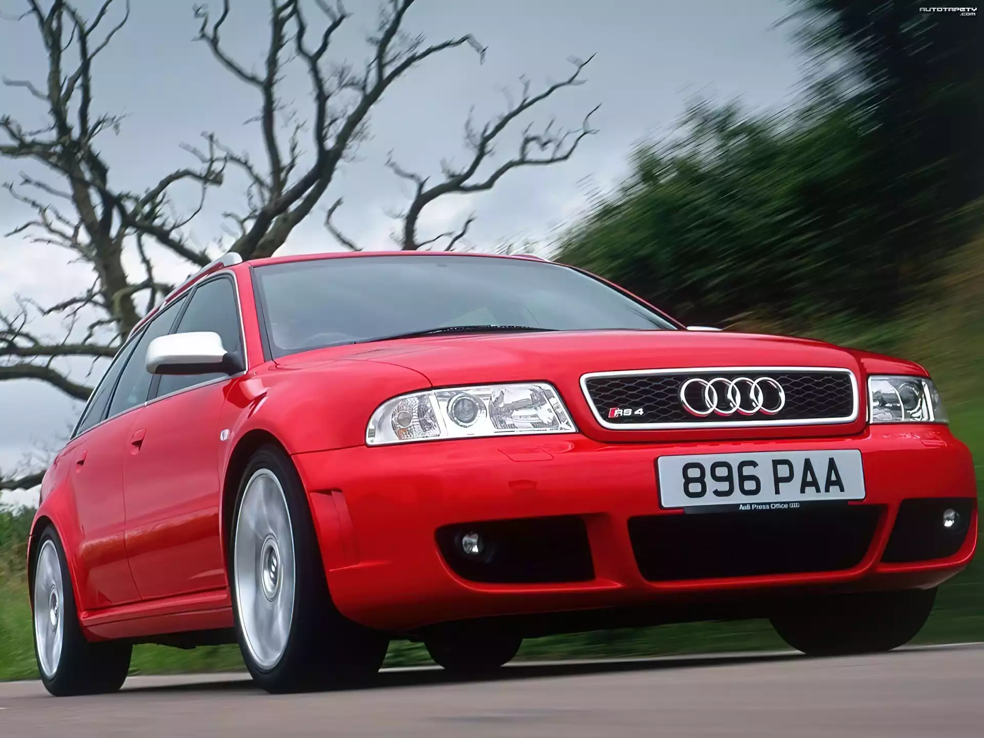 Czerwone, Audi RS4
