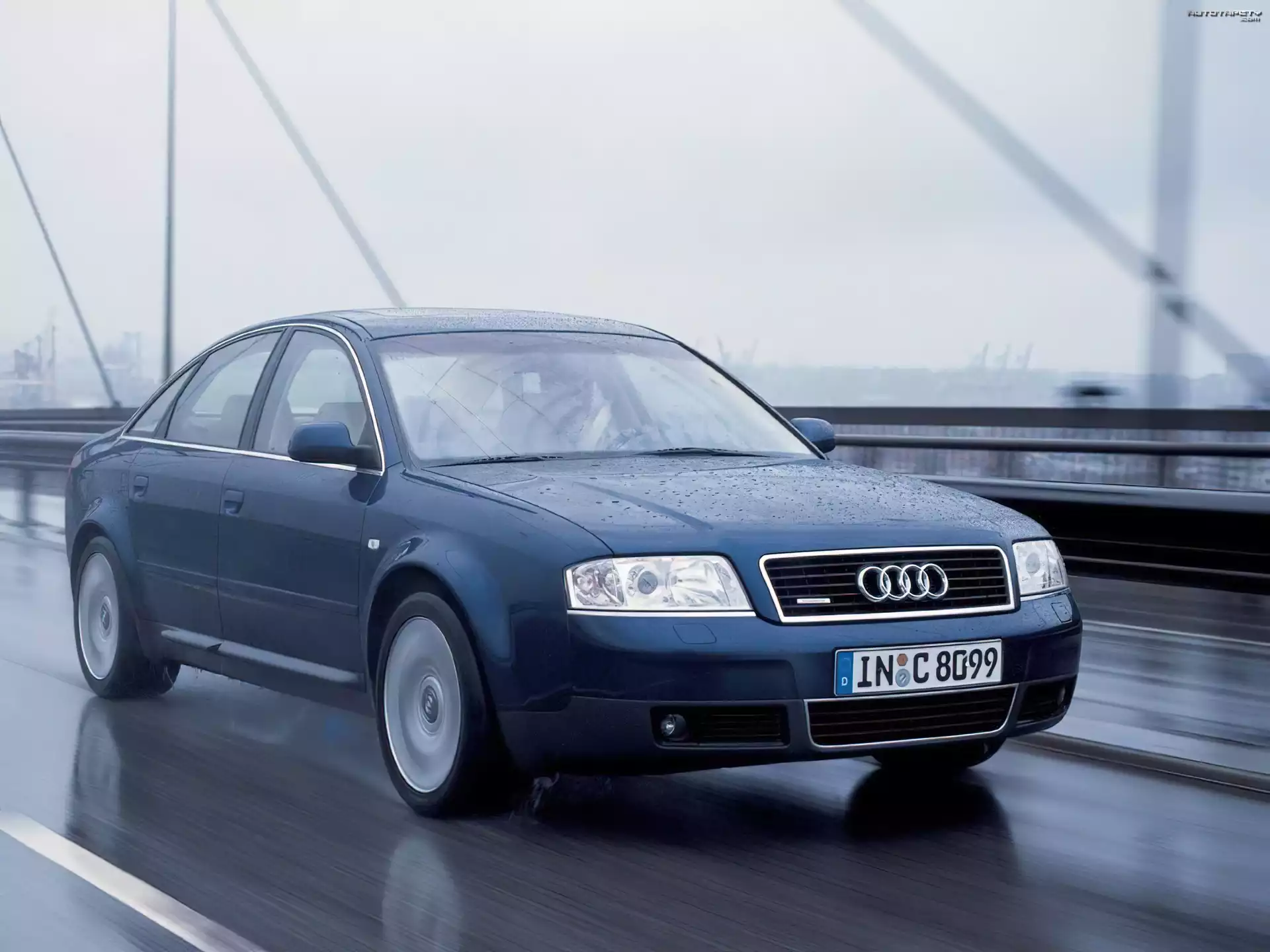 Granatowe, Audi A6