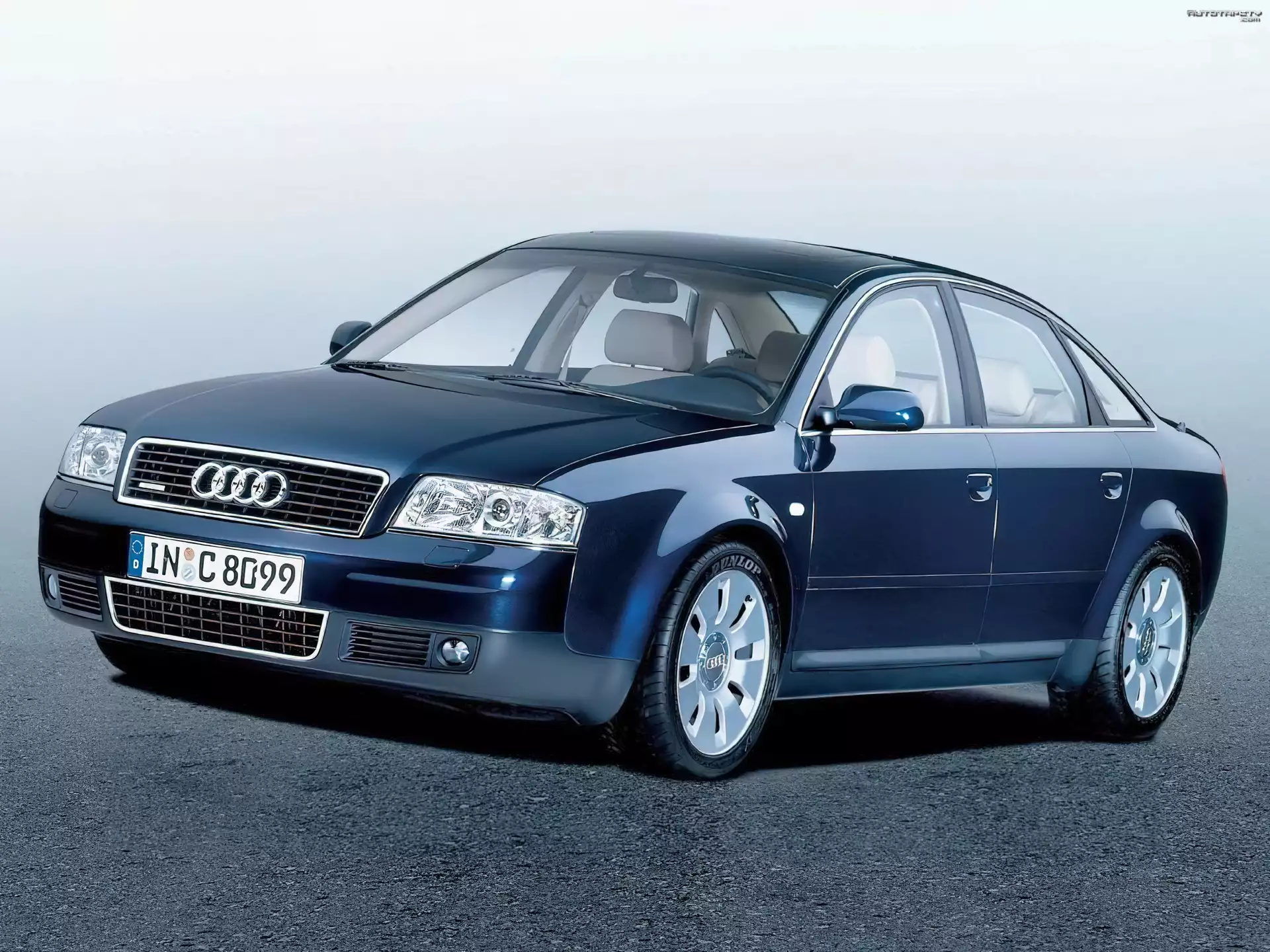 Granatowe, Audi A6