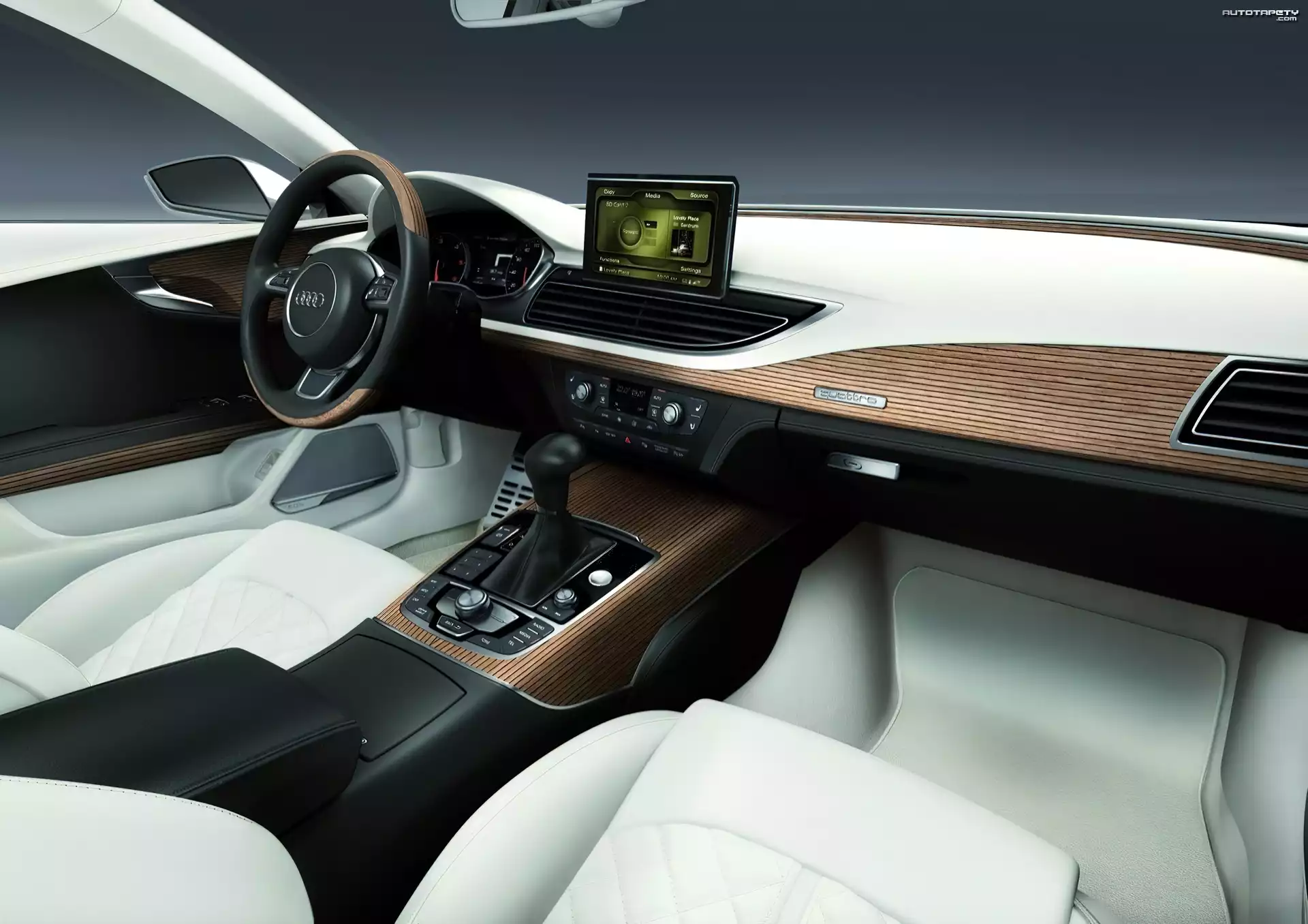 Audi A7, Jasny, Środek