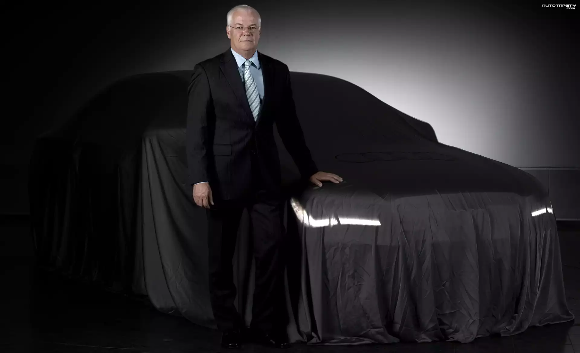 Audi A8 D4, Prezentacja, Odsłona