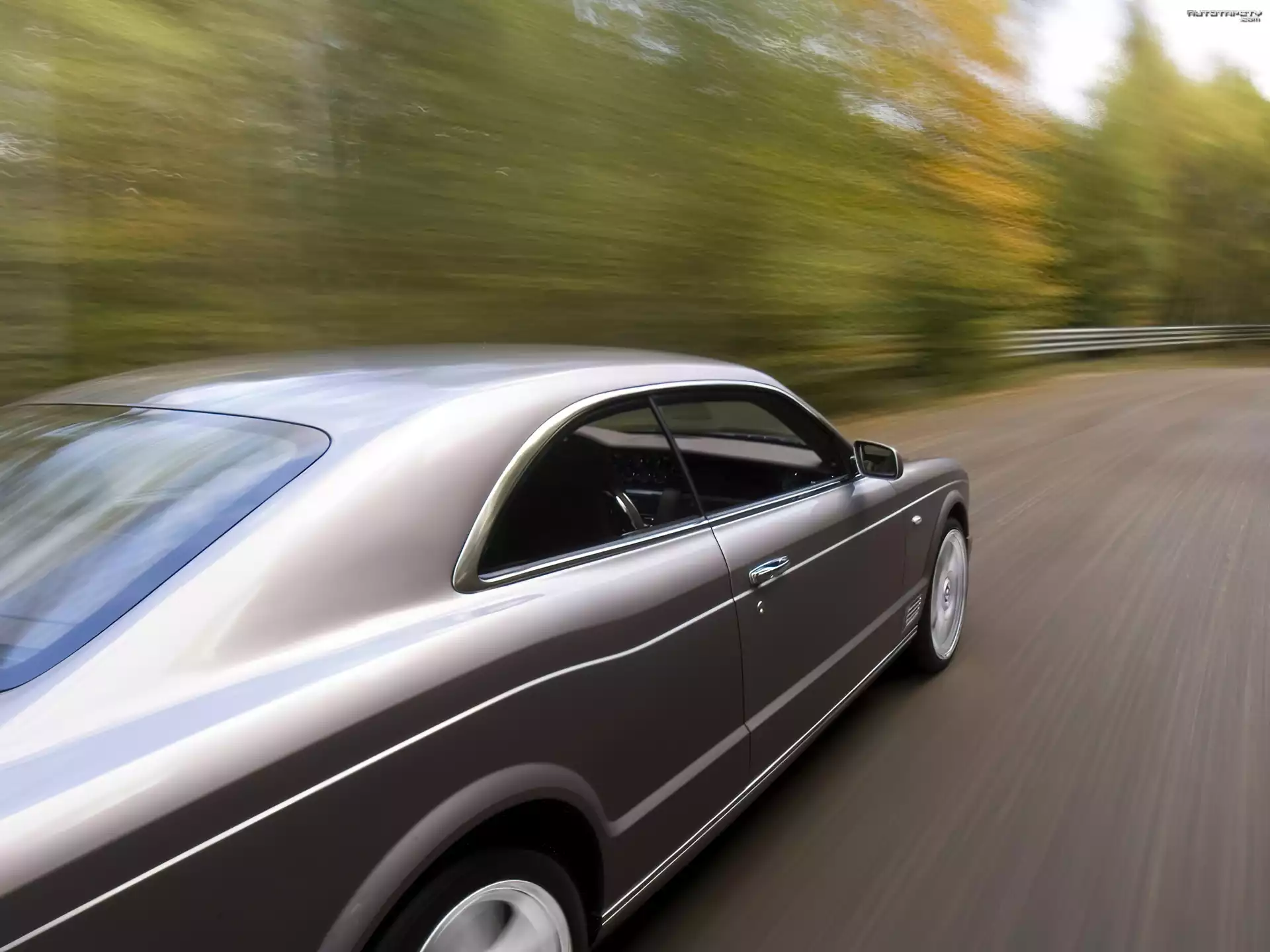 Bentley Brooklands, Linia, Nadwozia