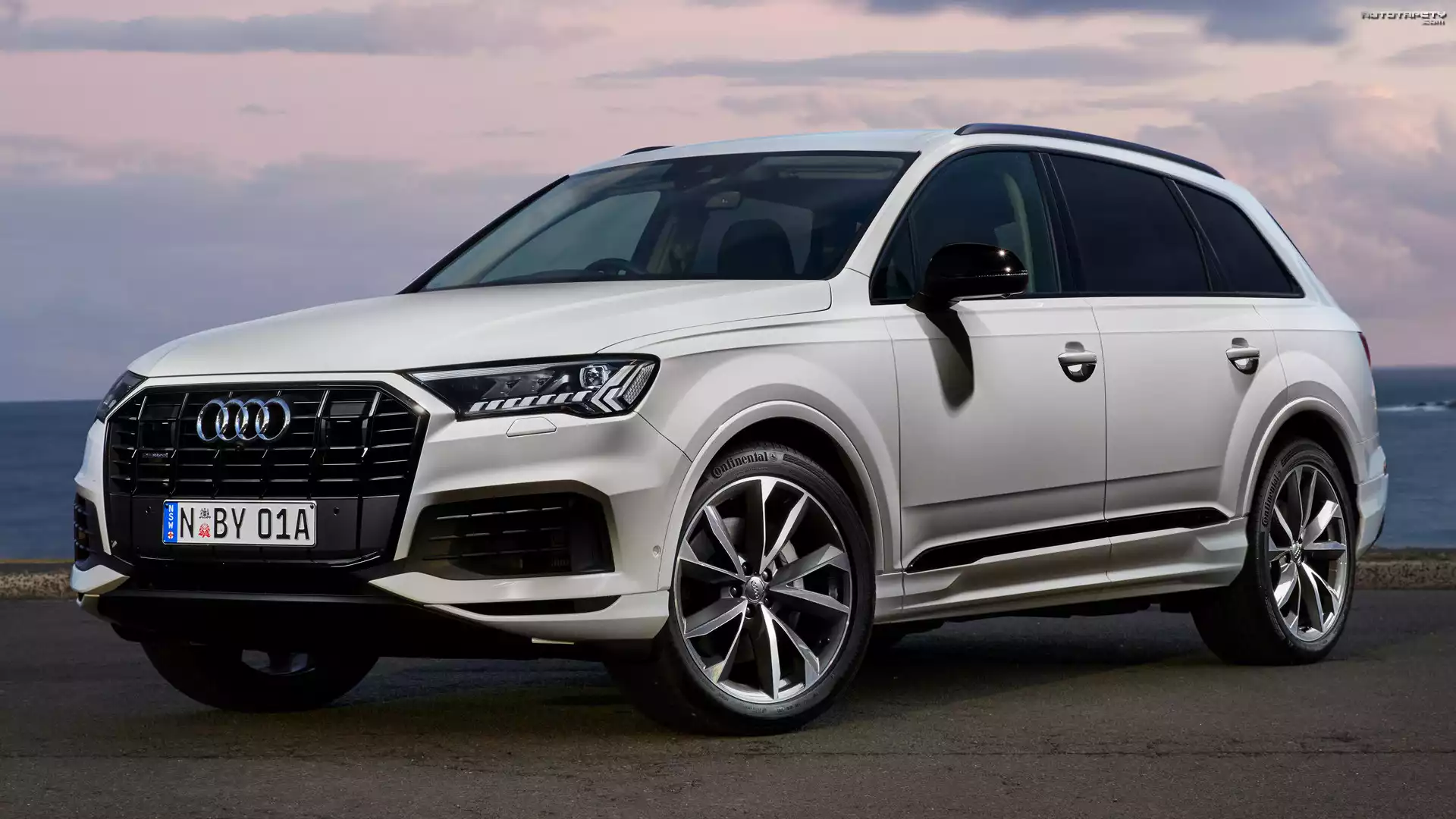 Białe, Audi Q7