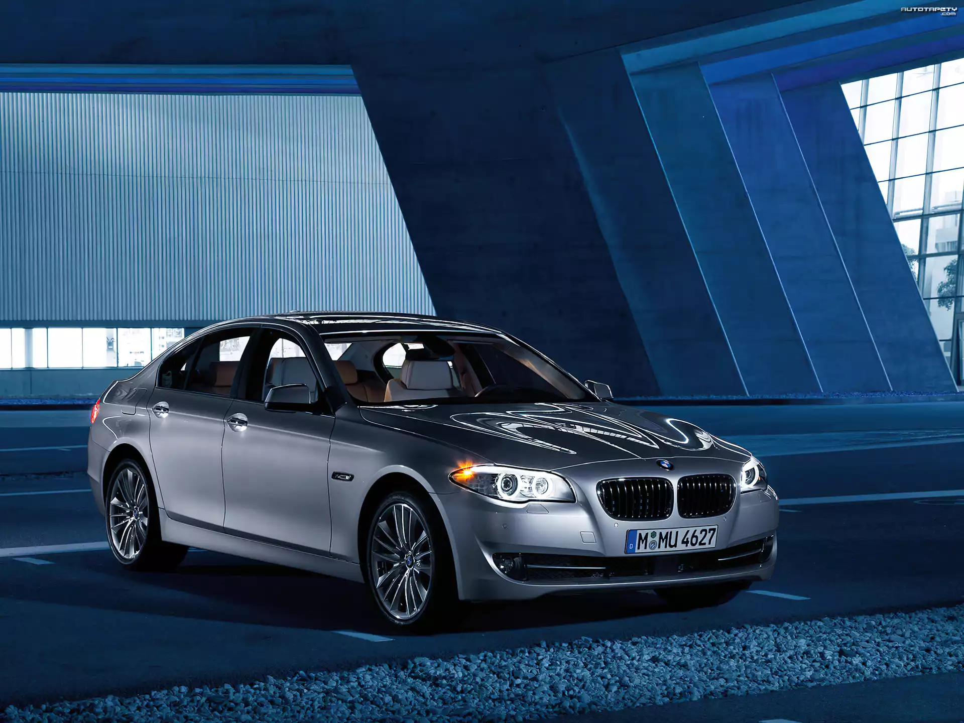 BMW, Seria 5, Ksenony, Wieczór