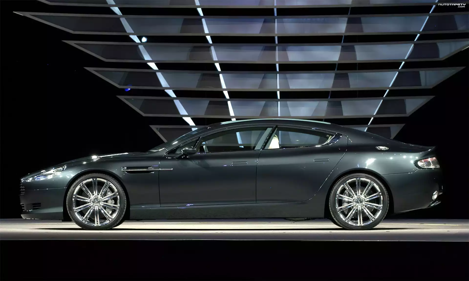 Bok, Aston Martin Rapide, Alufelgi