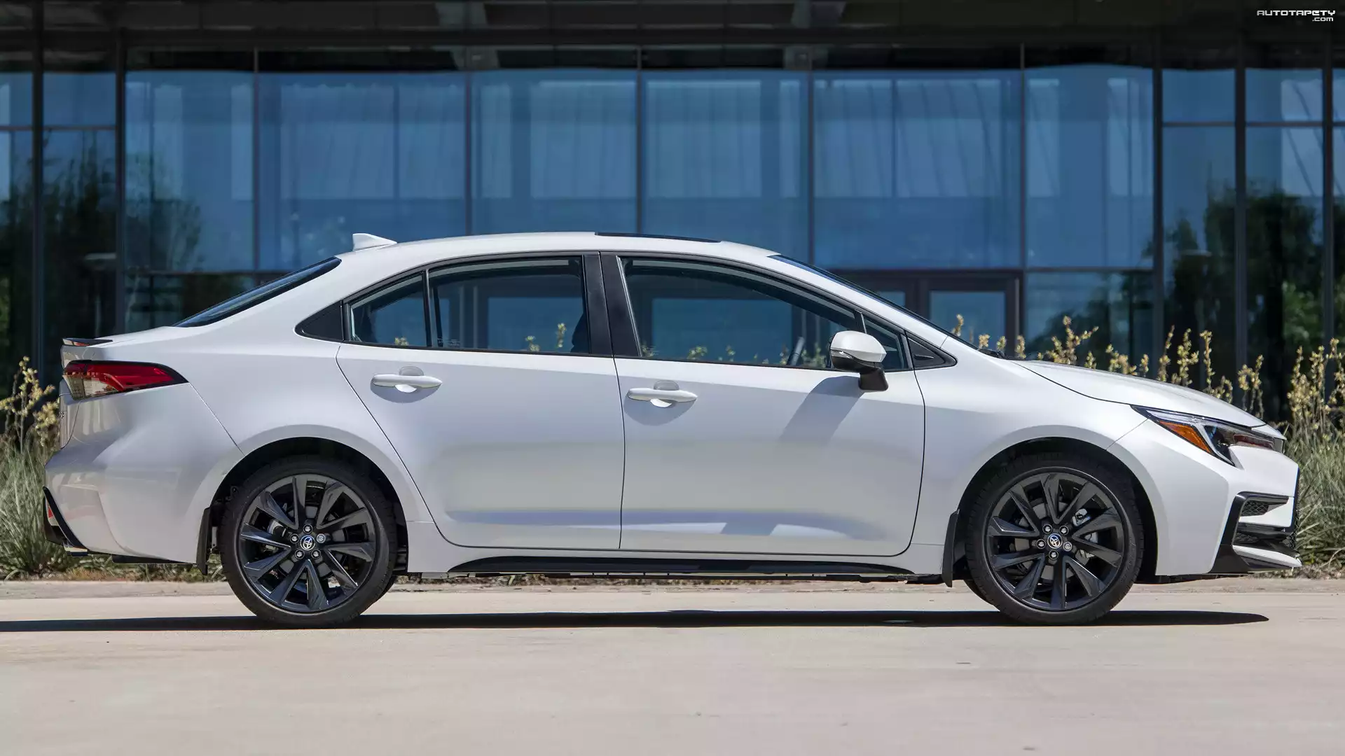Toyota Corolla Sedan, Bok