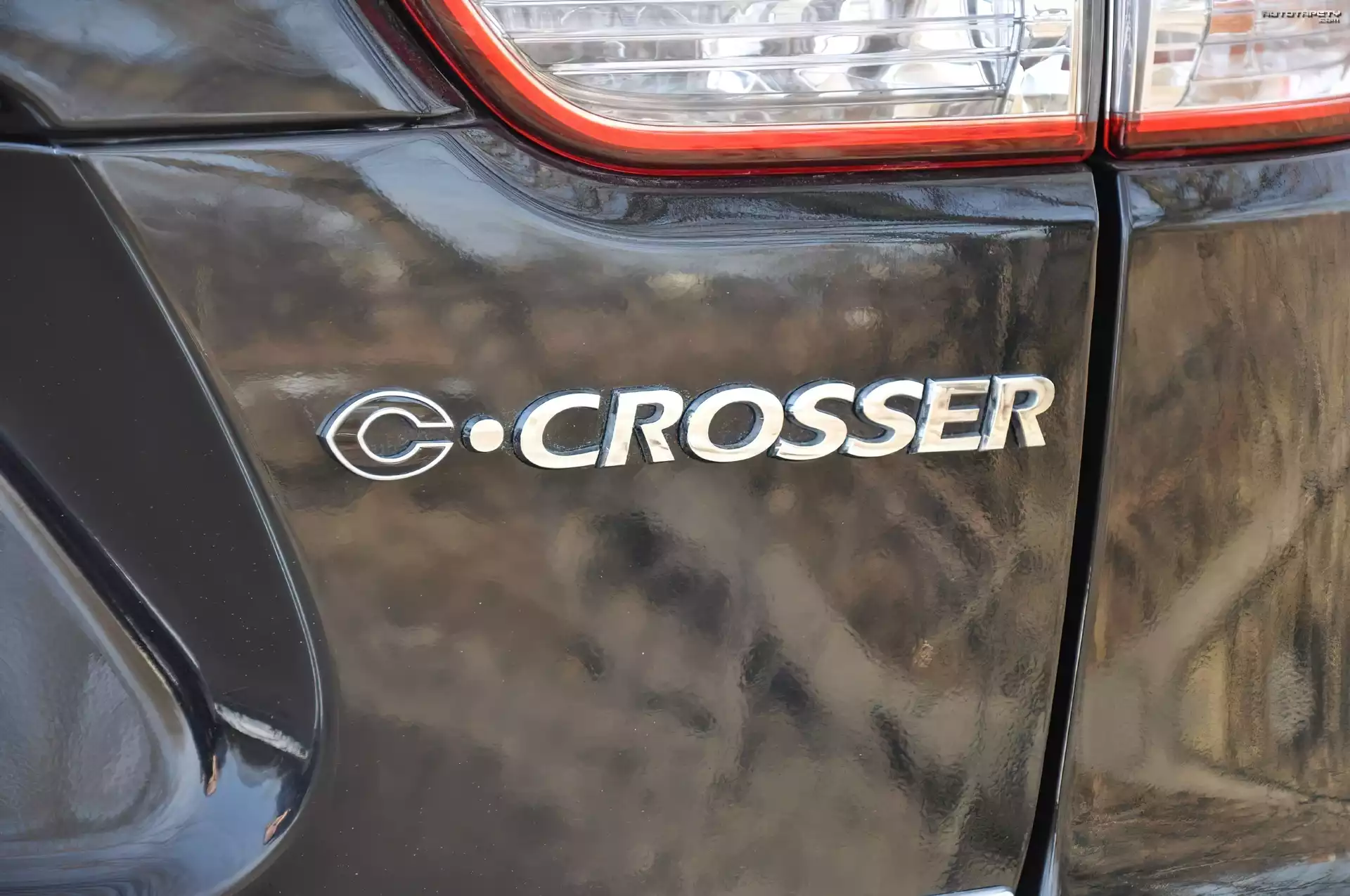 Emblemat, C-Crosser
