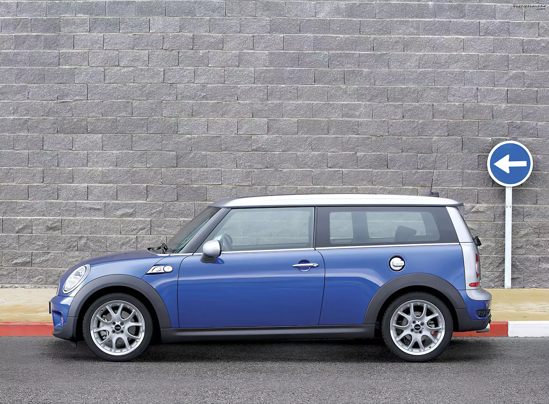 Mini Clubman, Znak