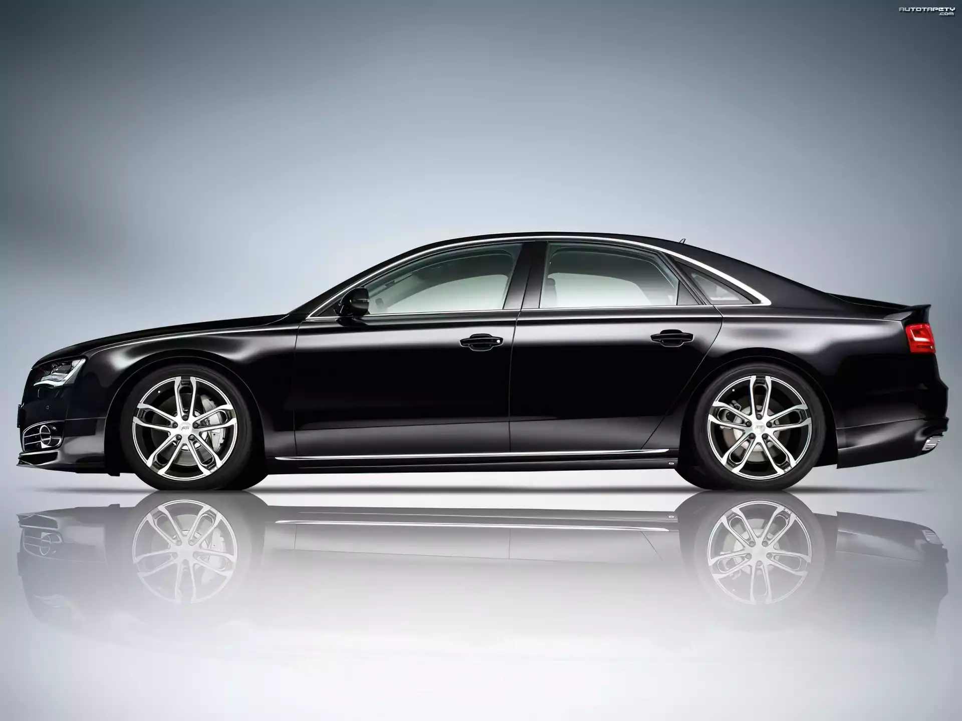 Czarne, Audi A8 D4