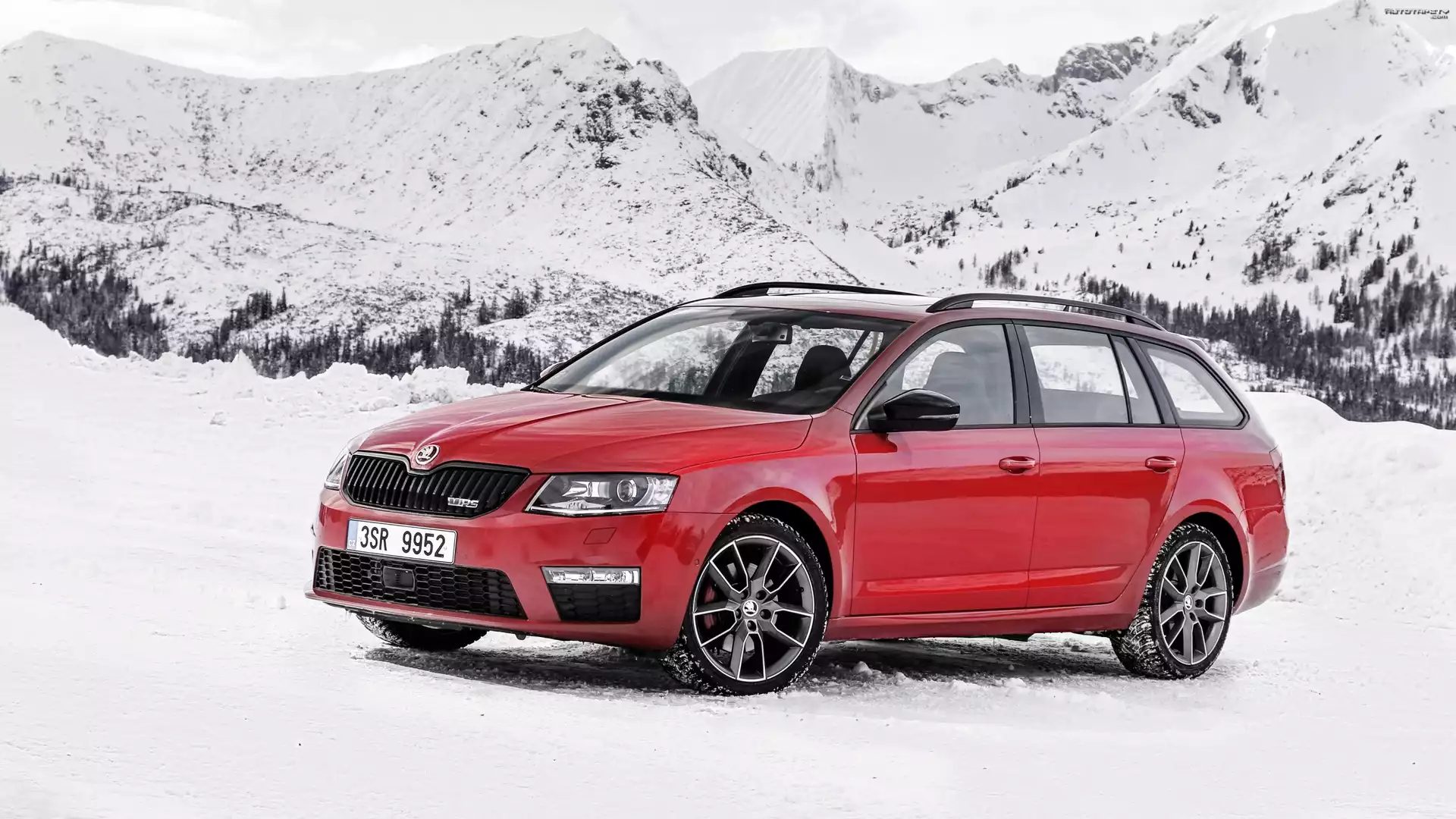 Czerwona, Skoda Octavia vRS, Śnieg