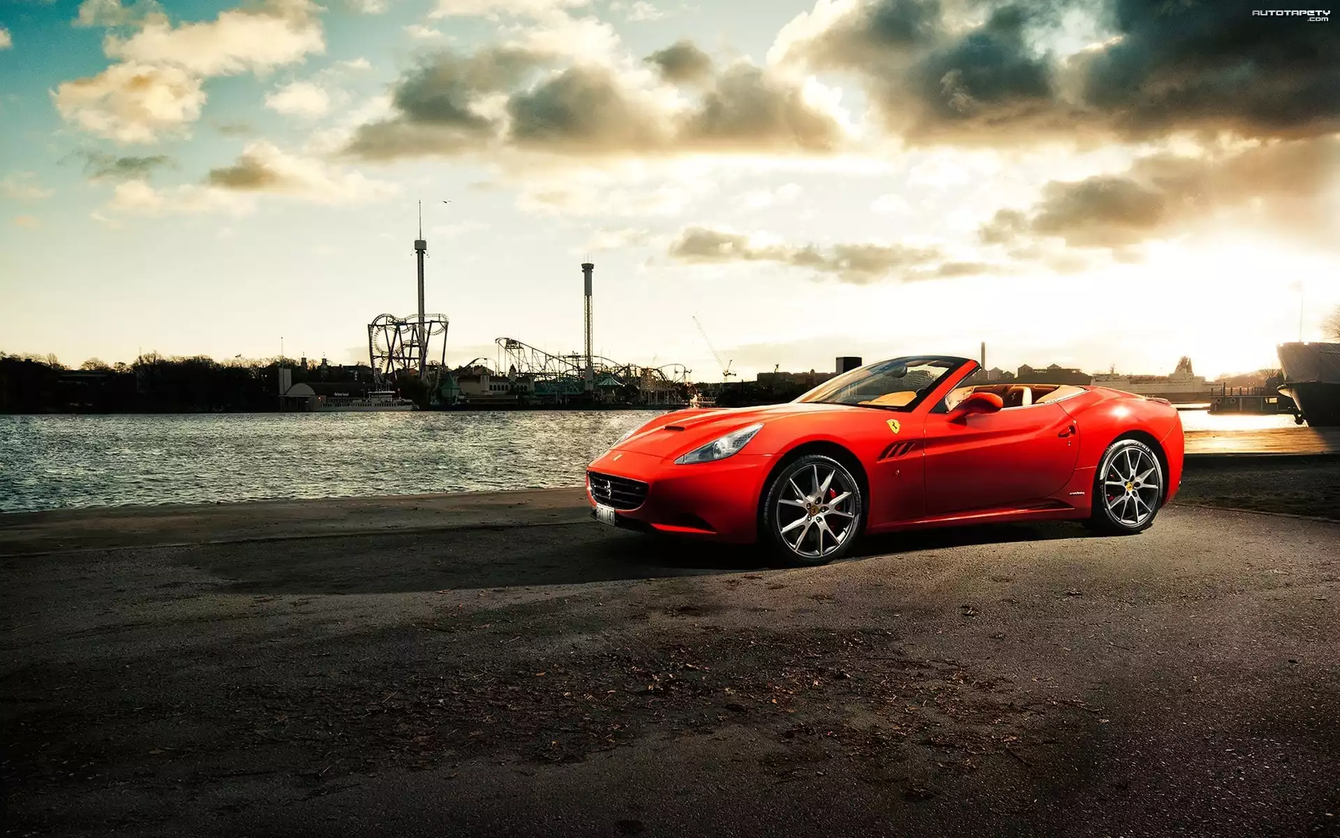 Czerwone, Ferrari, California, Nabrzeże, Ciemne, Chmury