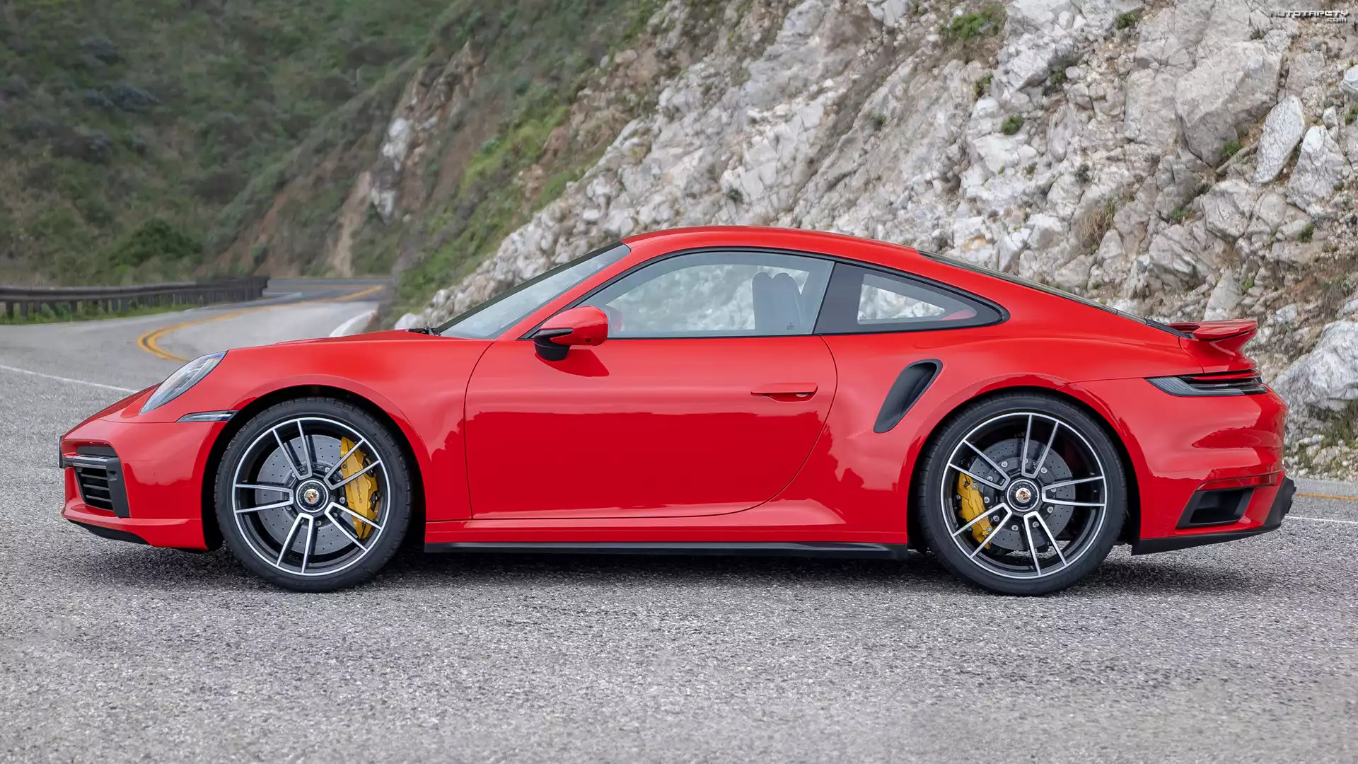 Czerwone, Porsche 911 Turbo S, Bok