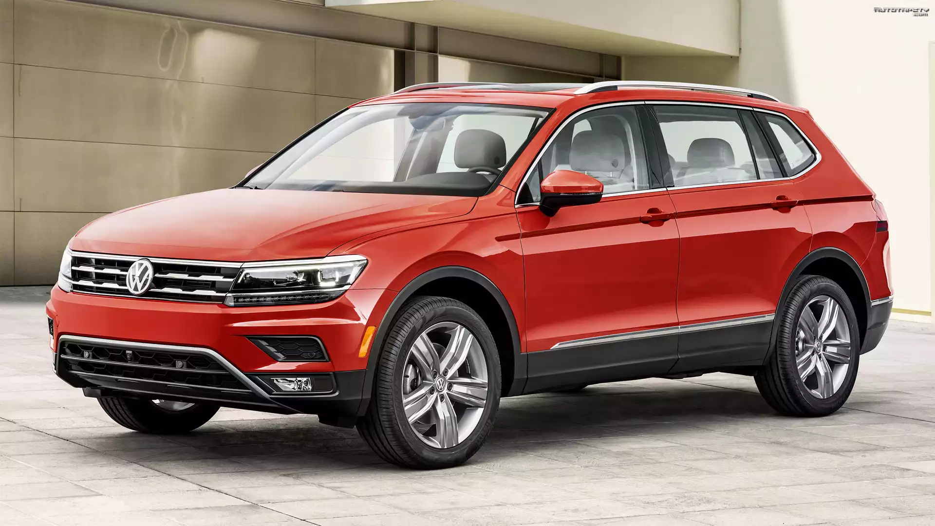 Czerwony, Volkswagen Tiguan, Bok