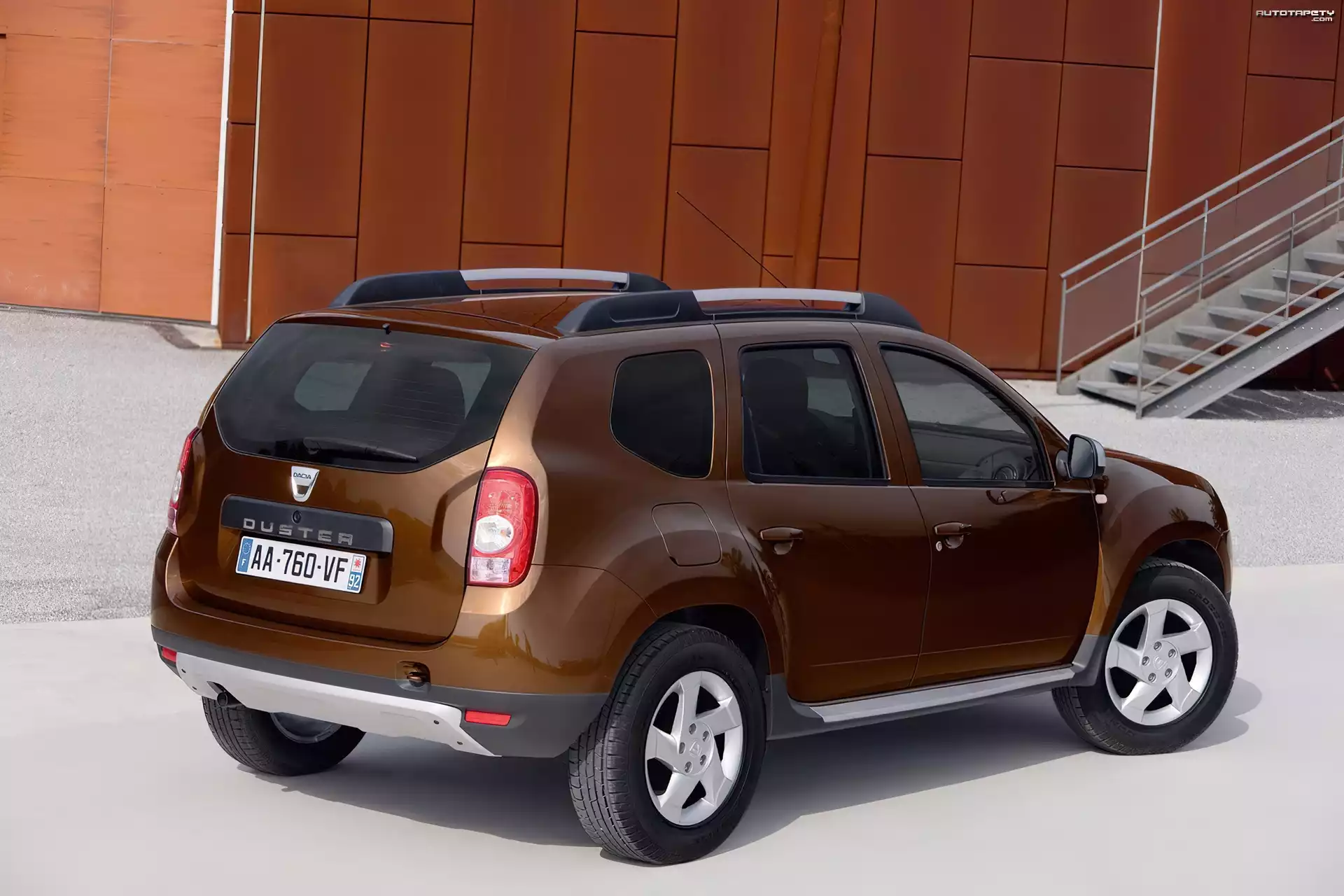 Dacia Duster, Lampa, Tył, Relingi