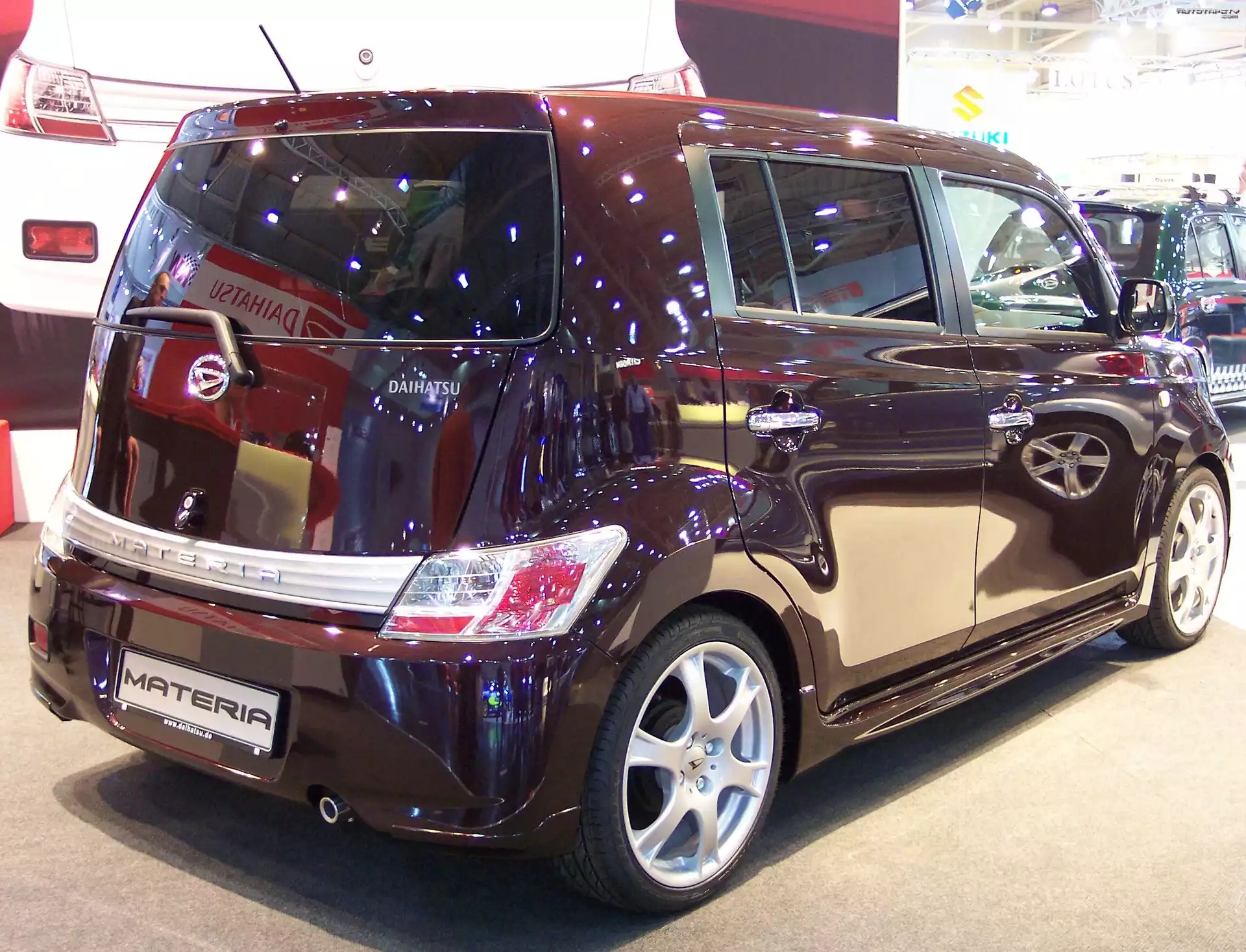 Daihatsu Materia, Klapa, Bagażnika, Van