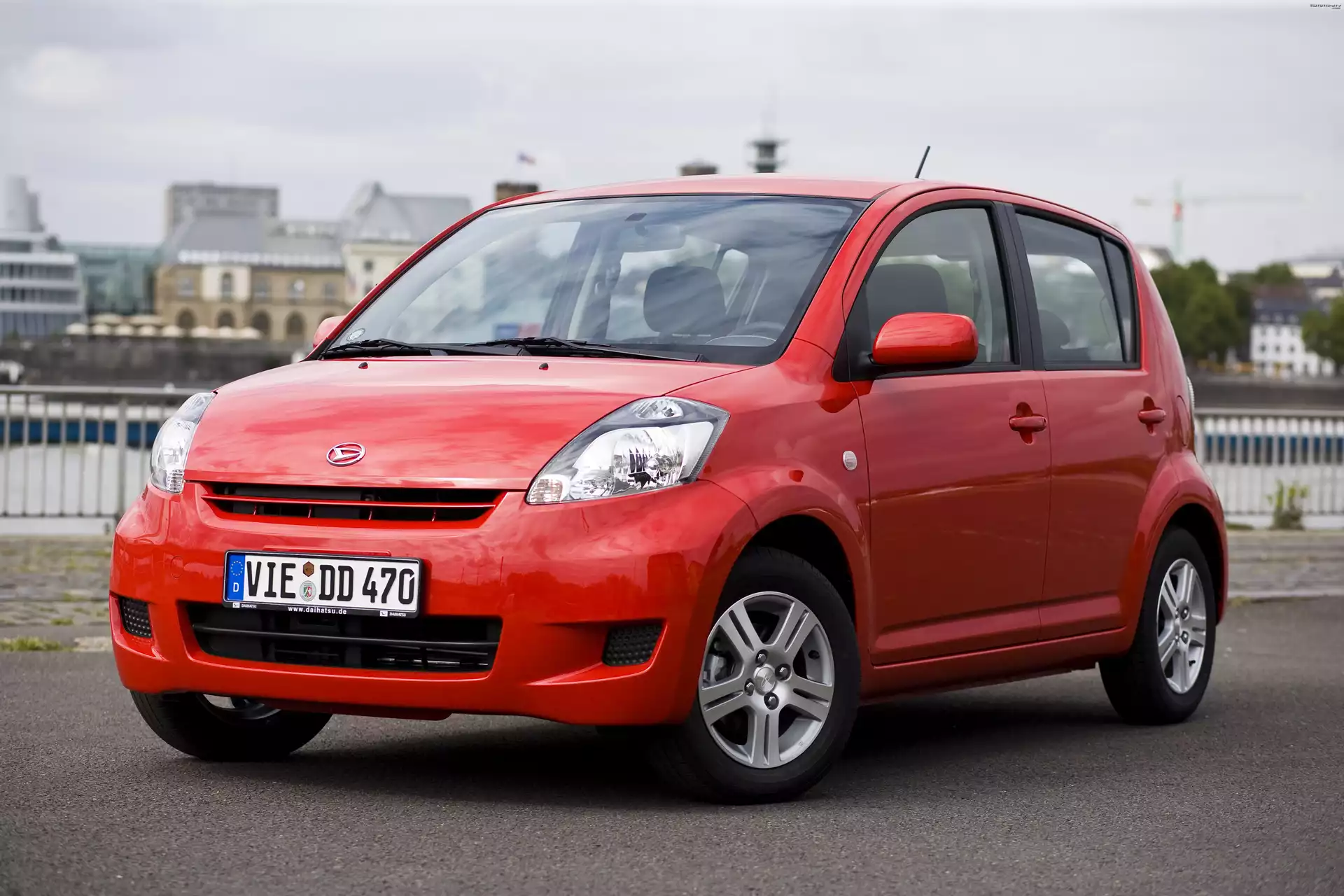 Daihatsu Sirion, Czerwony, Hatchback