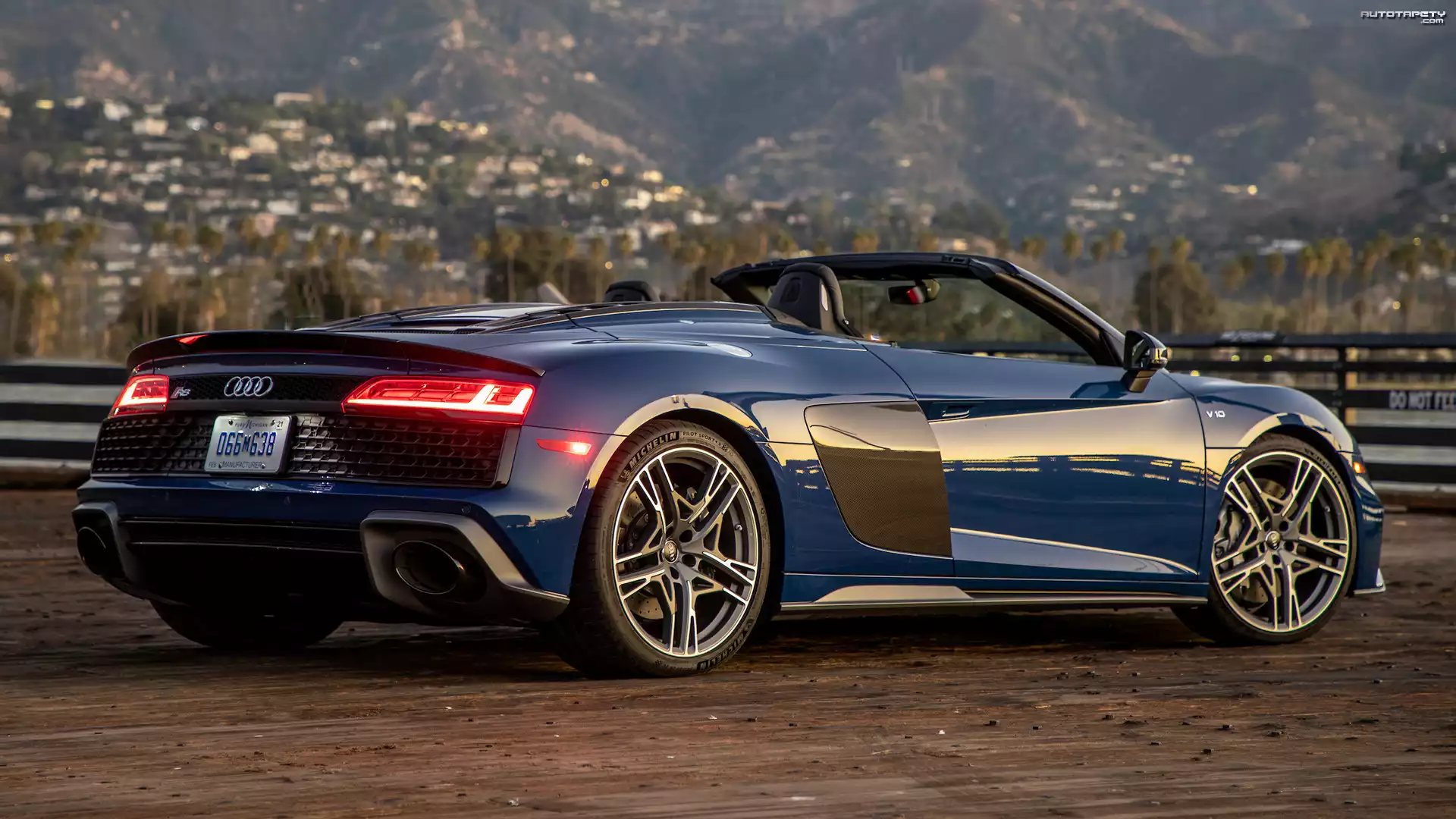Granatowe, Audi R8 Spyder, Kabriolet