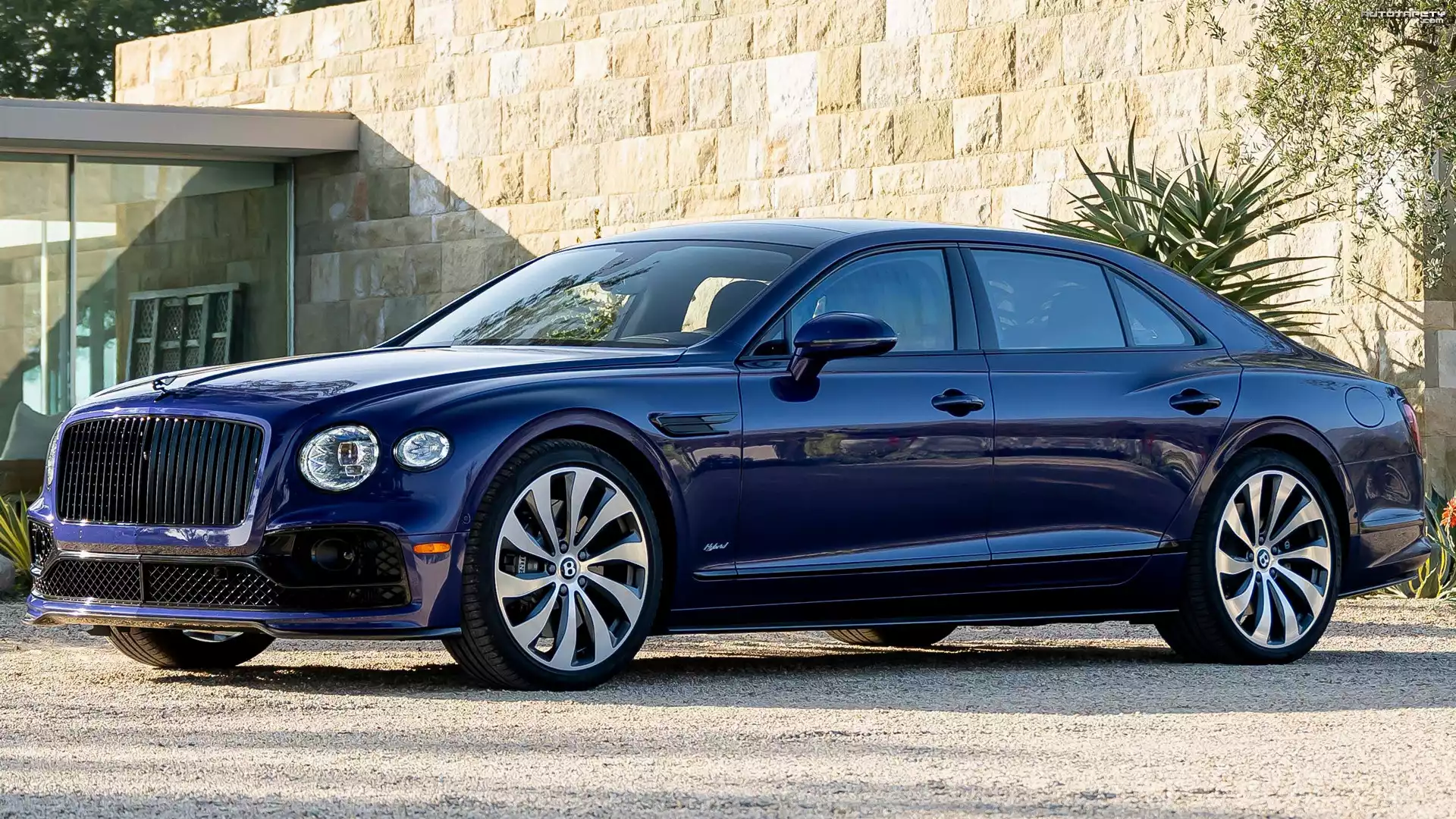 Bentley Flying Spur, Hybryda