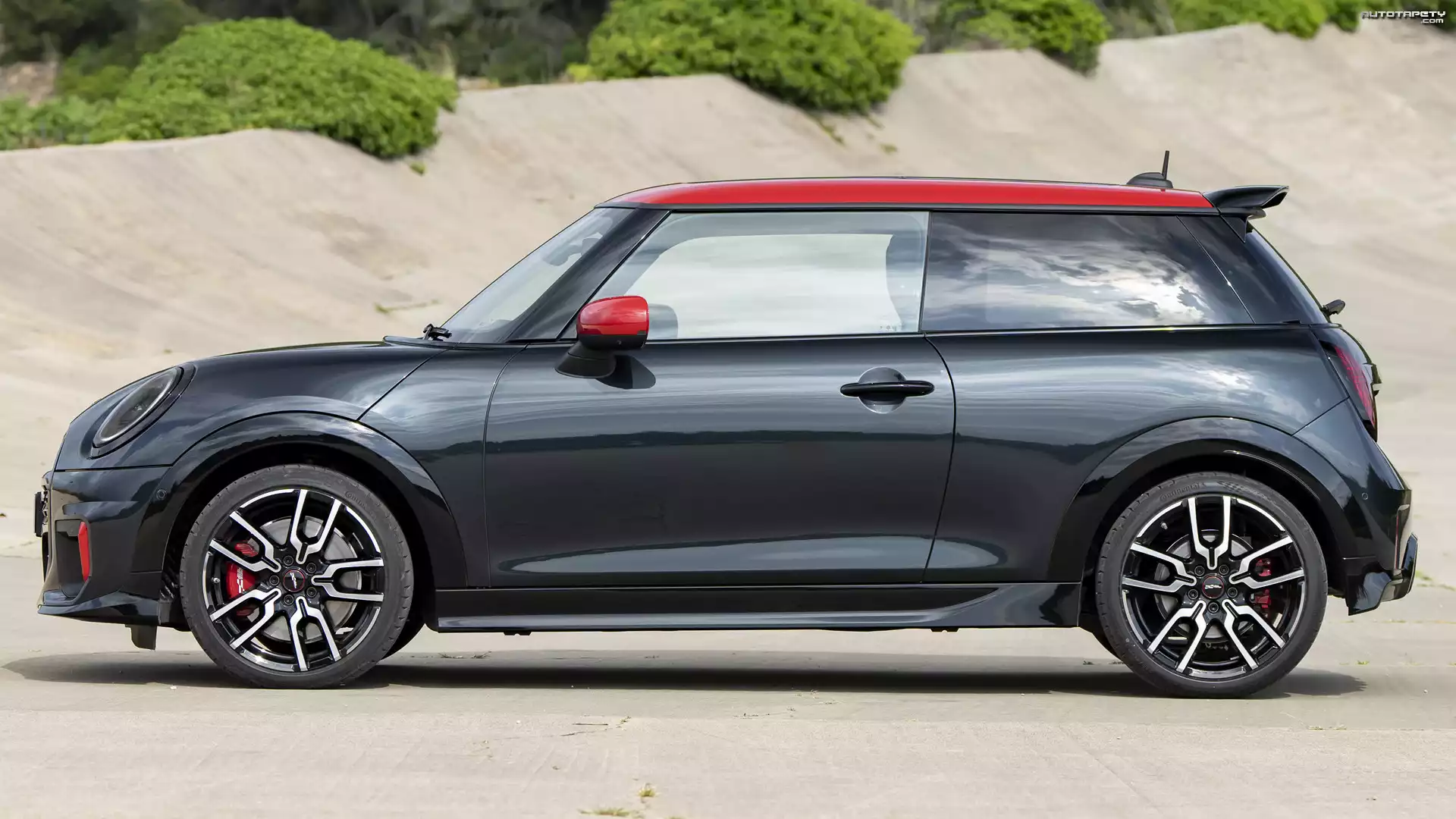 Czarno-czerwony, Mini John Cooper, Bok