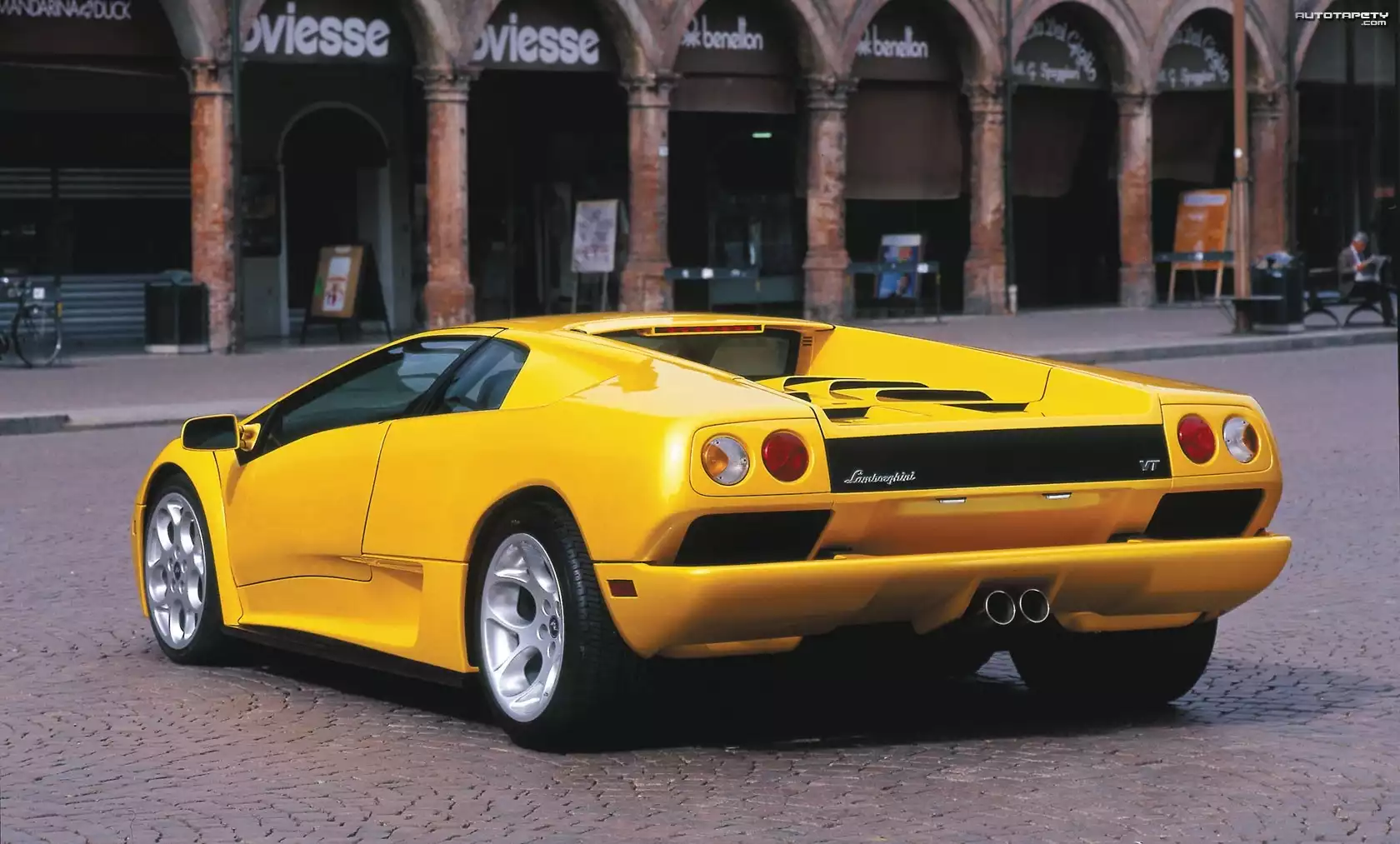 Lamborghini Diablo, Rura, Wydechowa