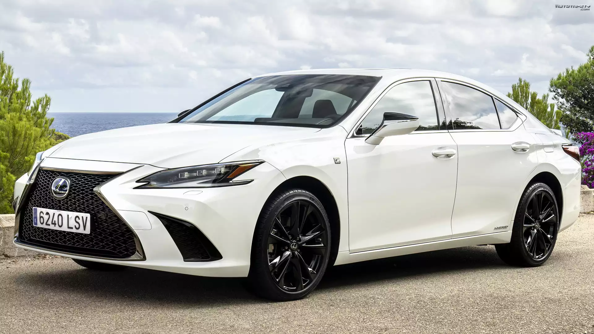 Lexus ES, Hybryda