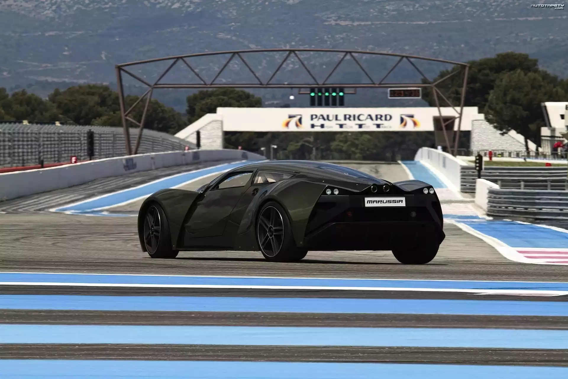 Marussia B2, Tor, Wyścigowy