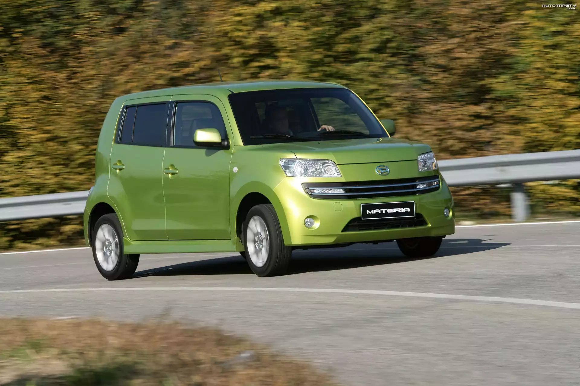 Daihatsu Materia, Zakręt