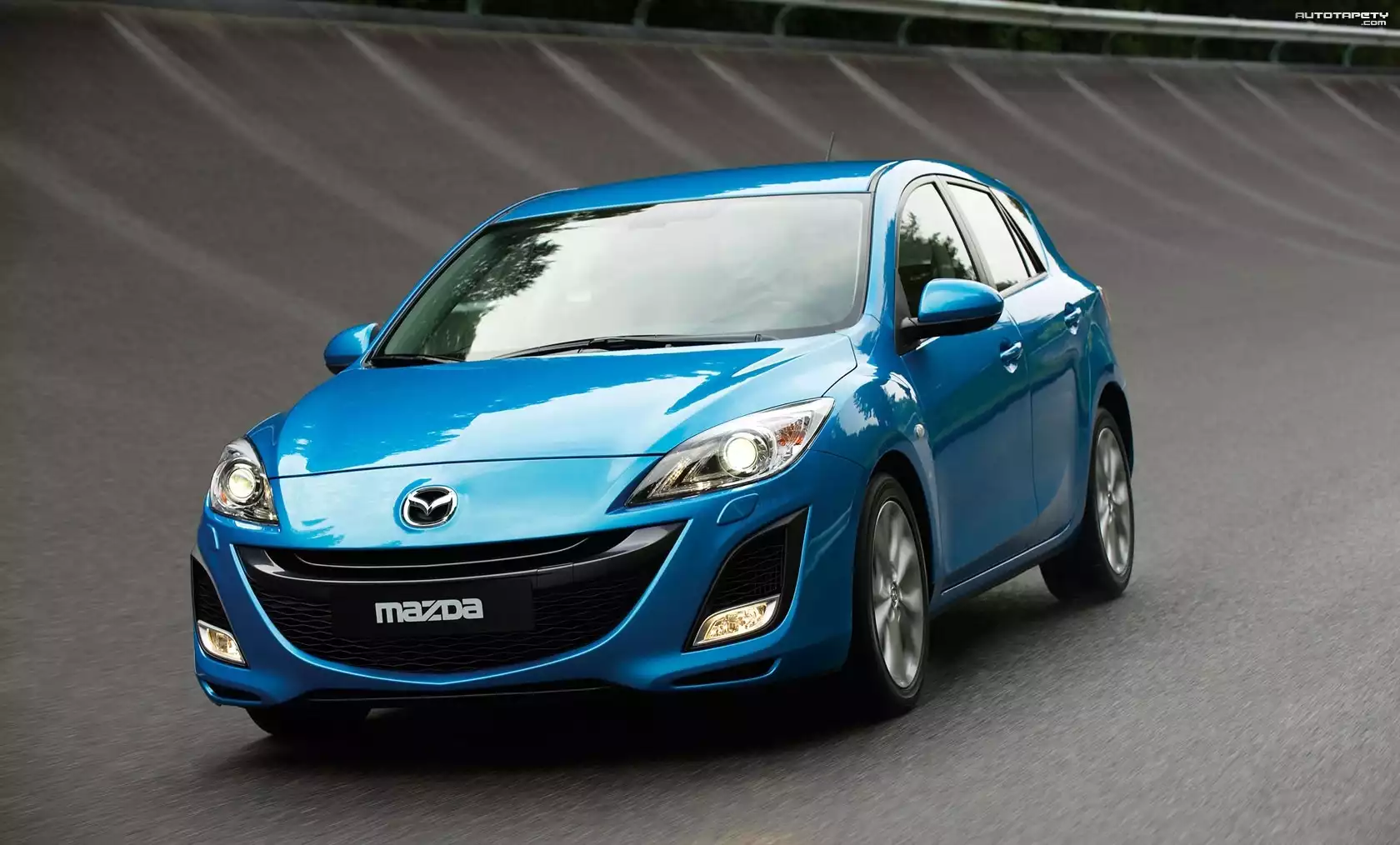 Nowa, Mazda 3