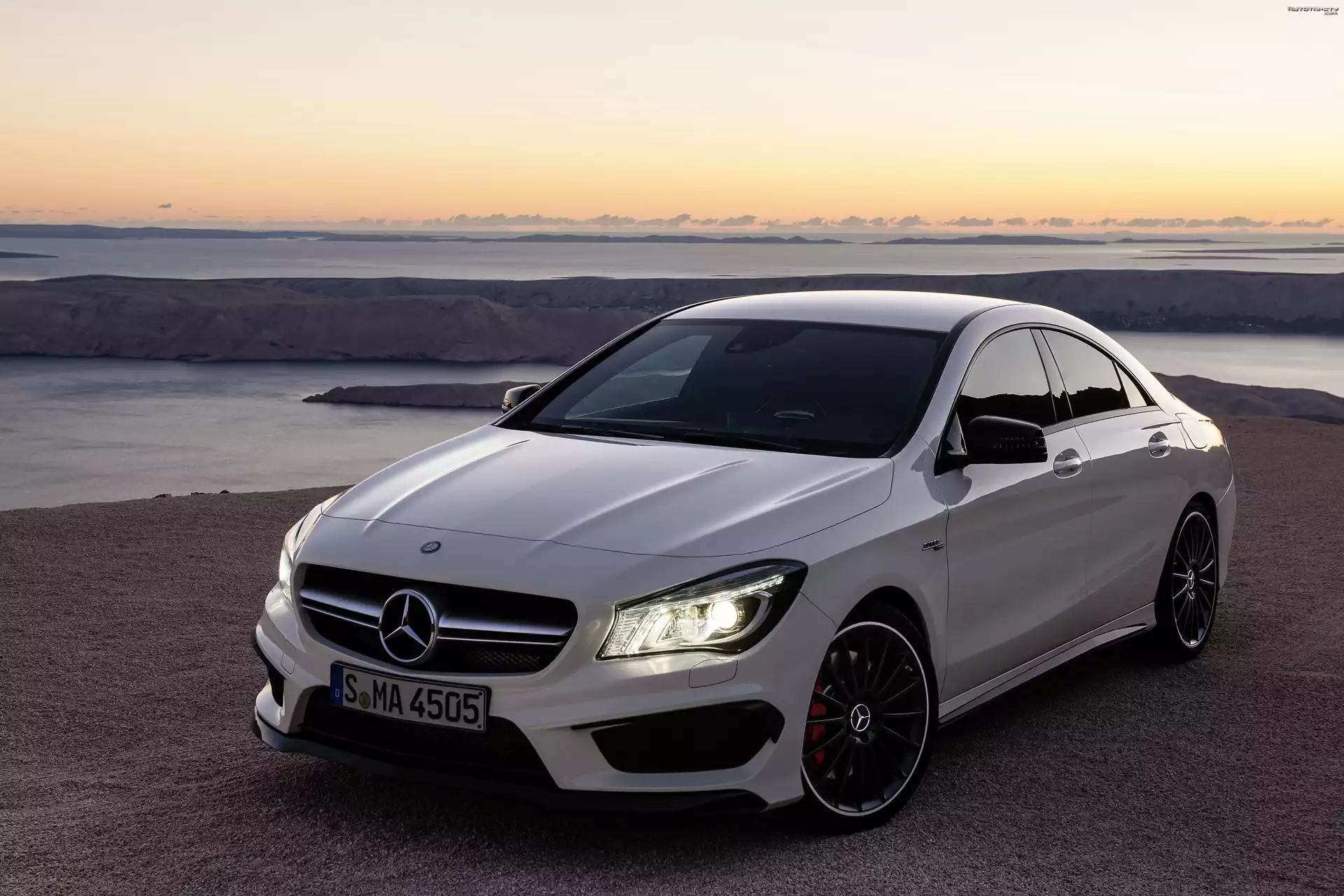 Mercedes Benz CLA 45 AMG