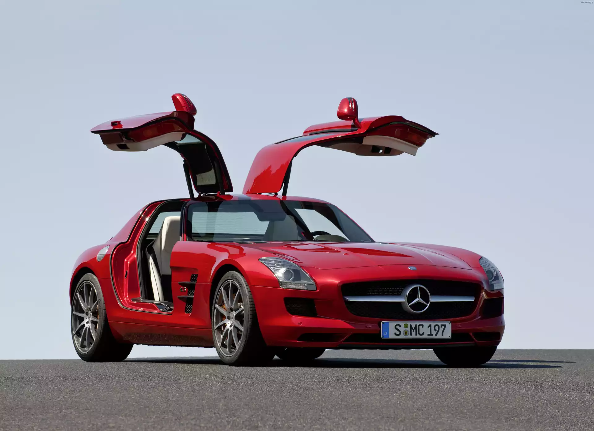 Mercedes Benz SLS, Skrzydła, Drzwi