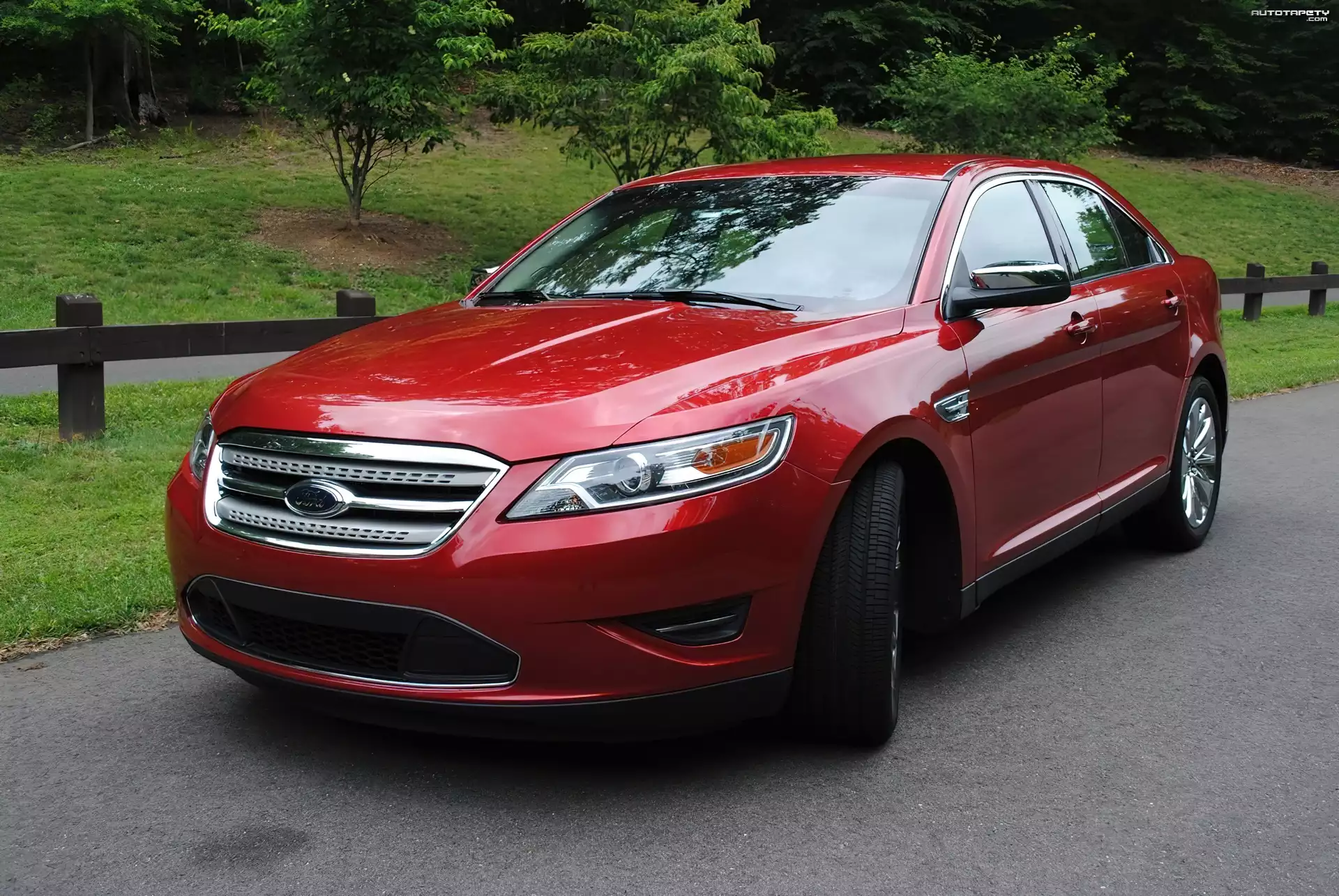 Nowy, Czerwony, Ford Taurus