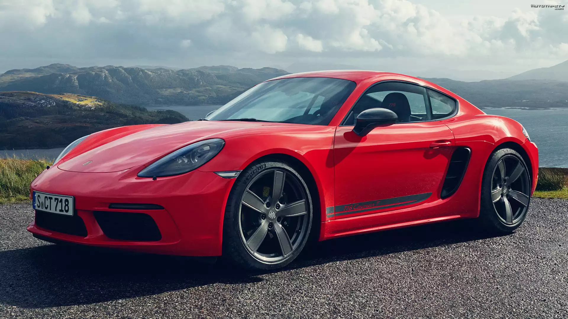Czerwone, Porsche 718 Cayman T