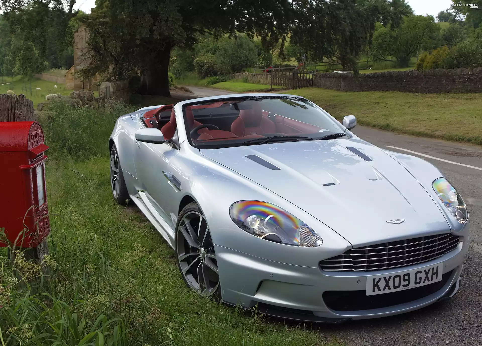 Przód, Aston Martin DBS Volante, Kratka