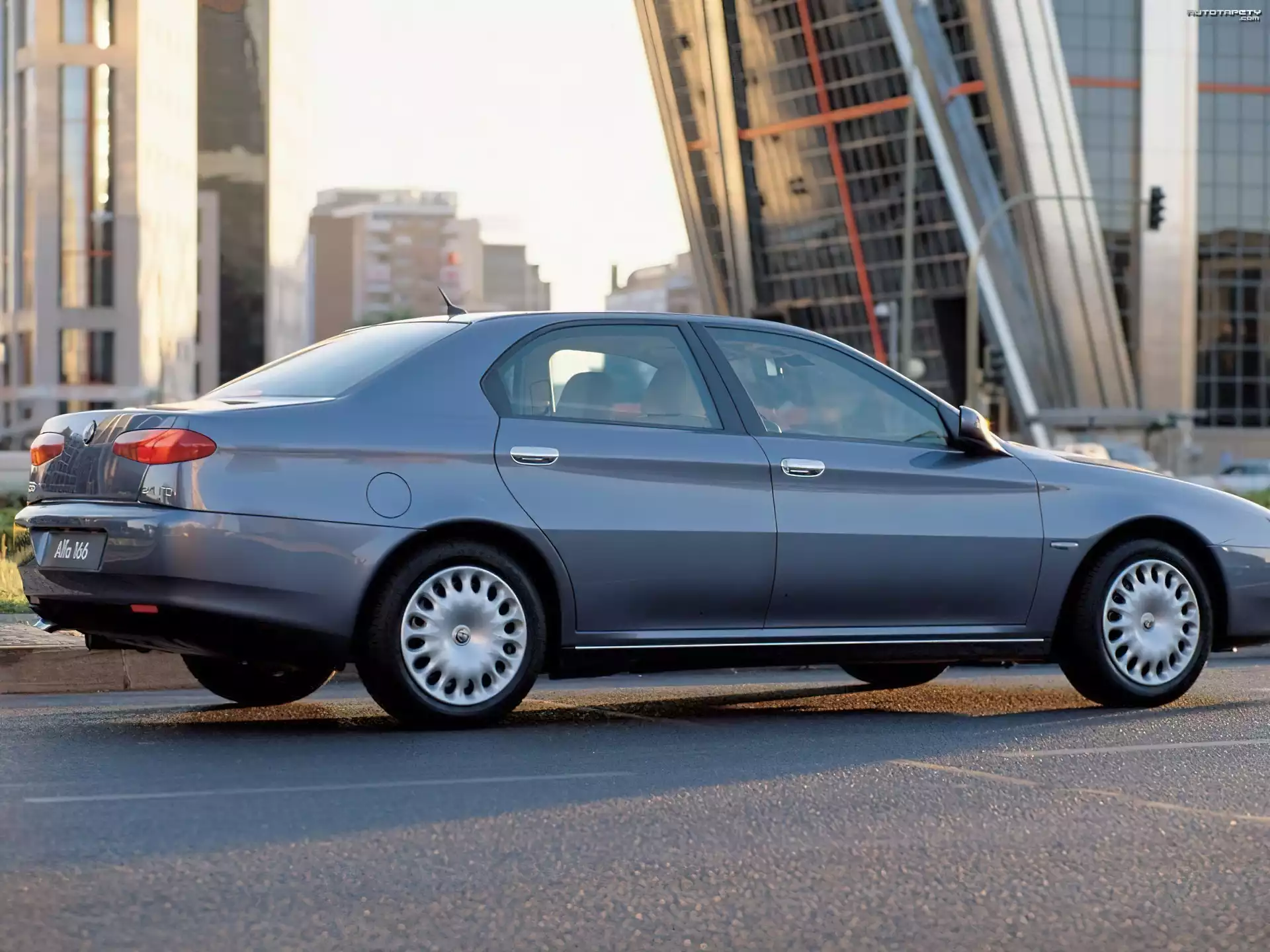 Alfa Romeo 166