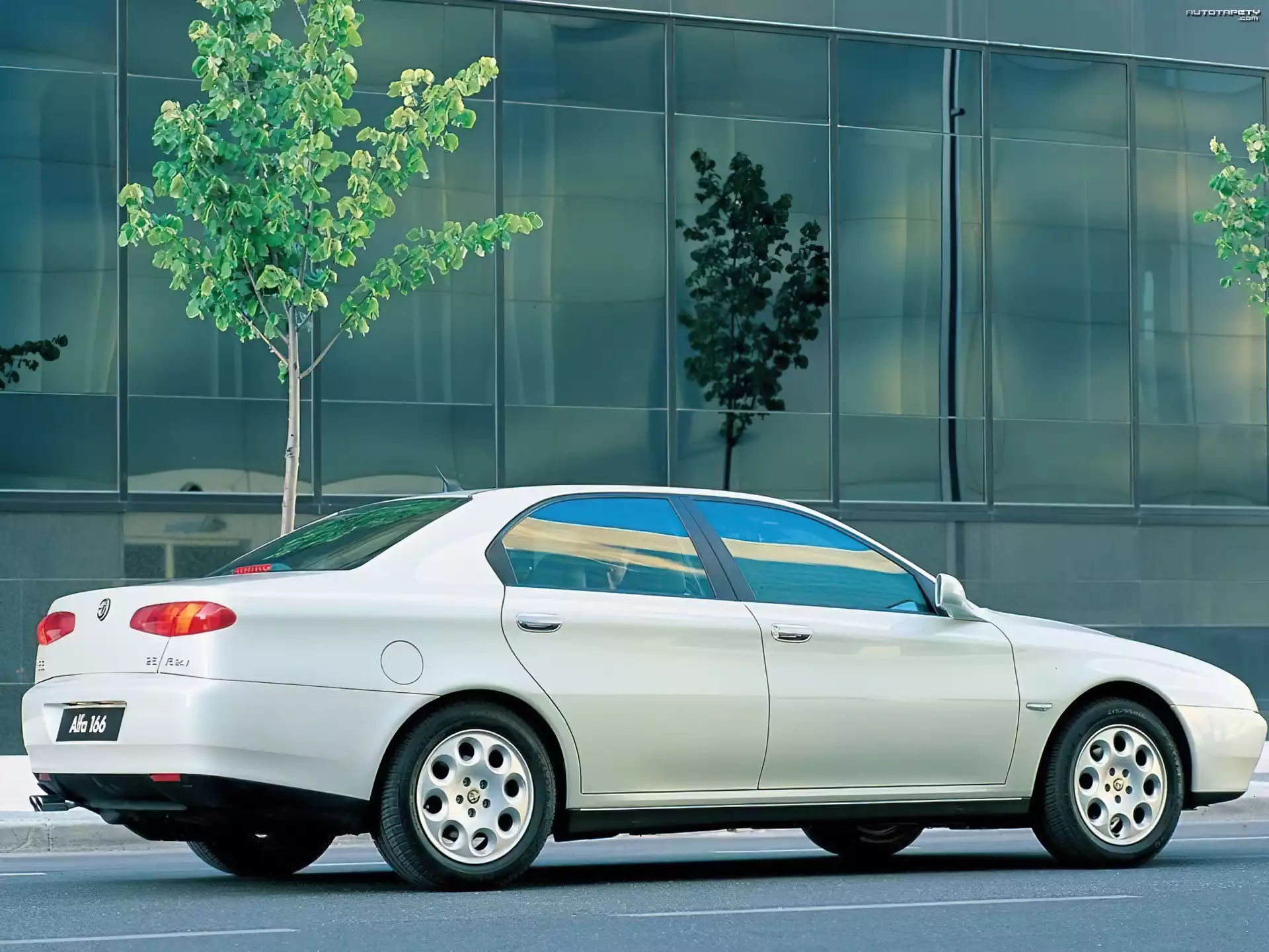 Alfa Romeo 166