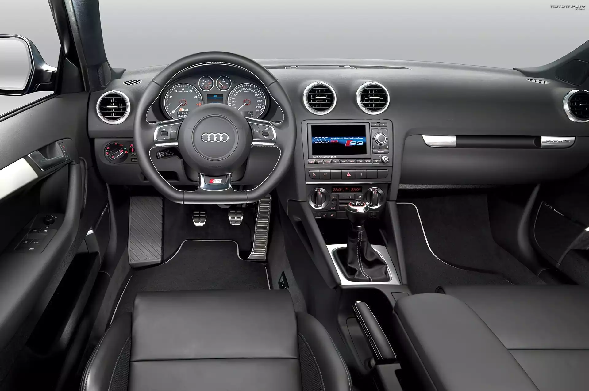 Audi S3, Wnętrze
