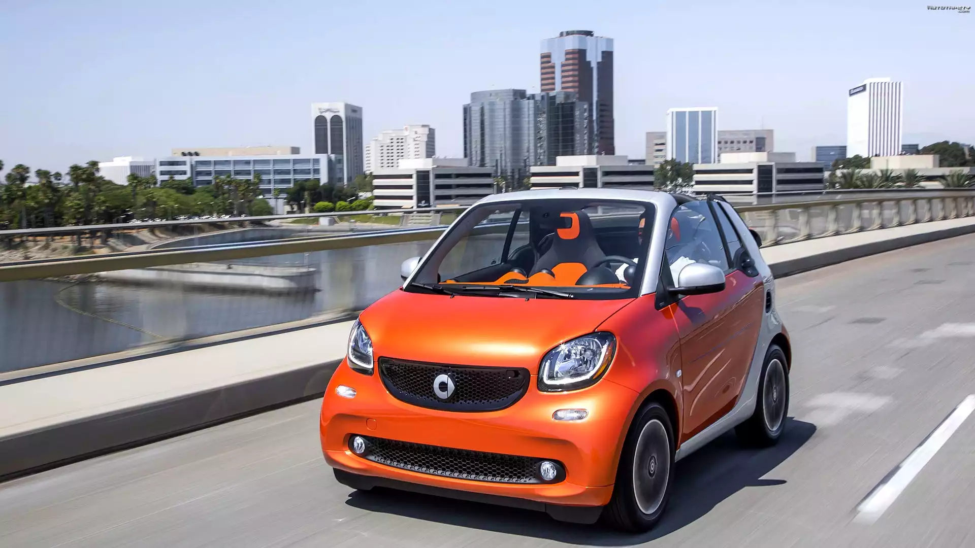 Smart Fortwo Cabrio, 2017, Ulica, Wieżowce