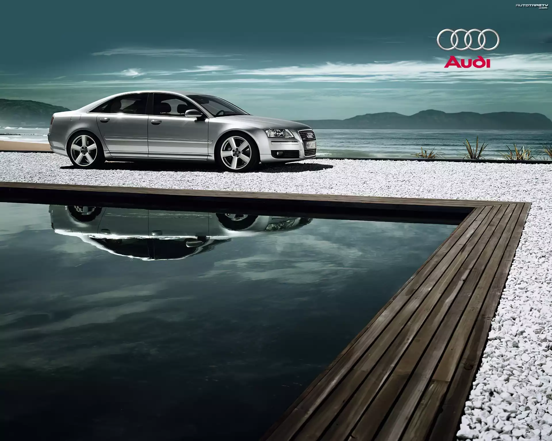 Srebrne, Audi A8, Basen