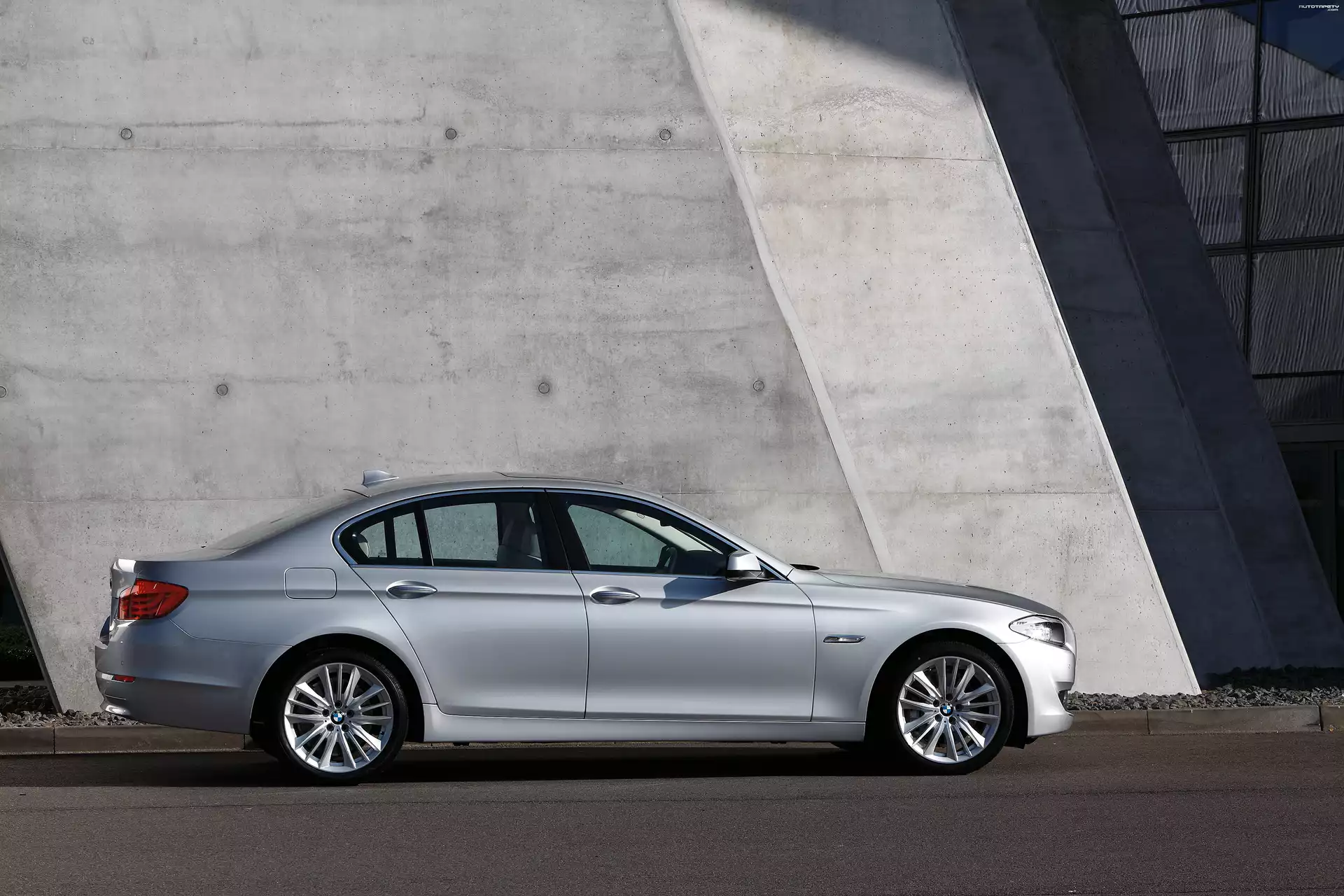 Srebrne, BMW seria 5 F10, Bok