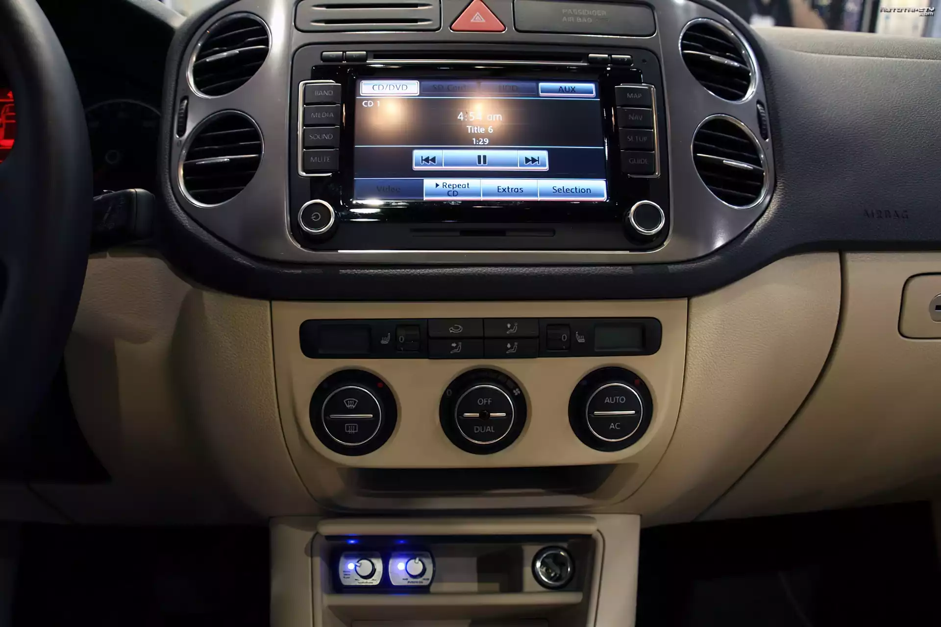 Volkswagen Tiguan, Nawigacja