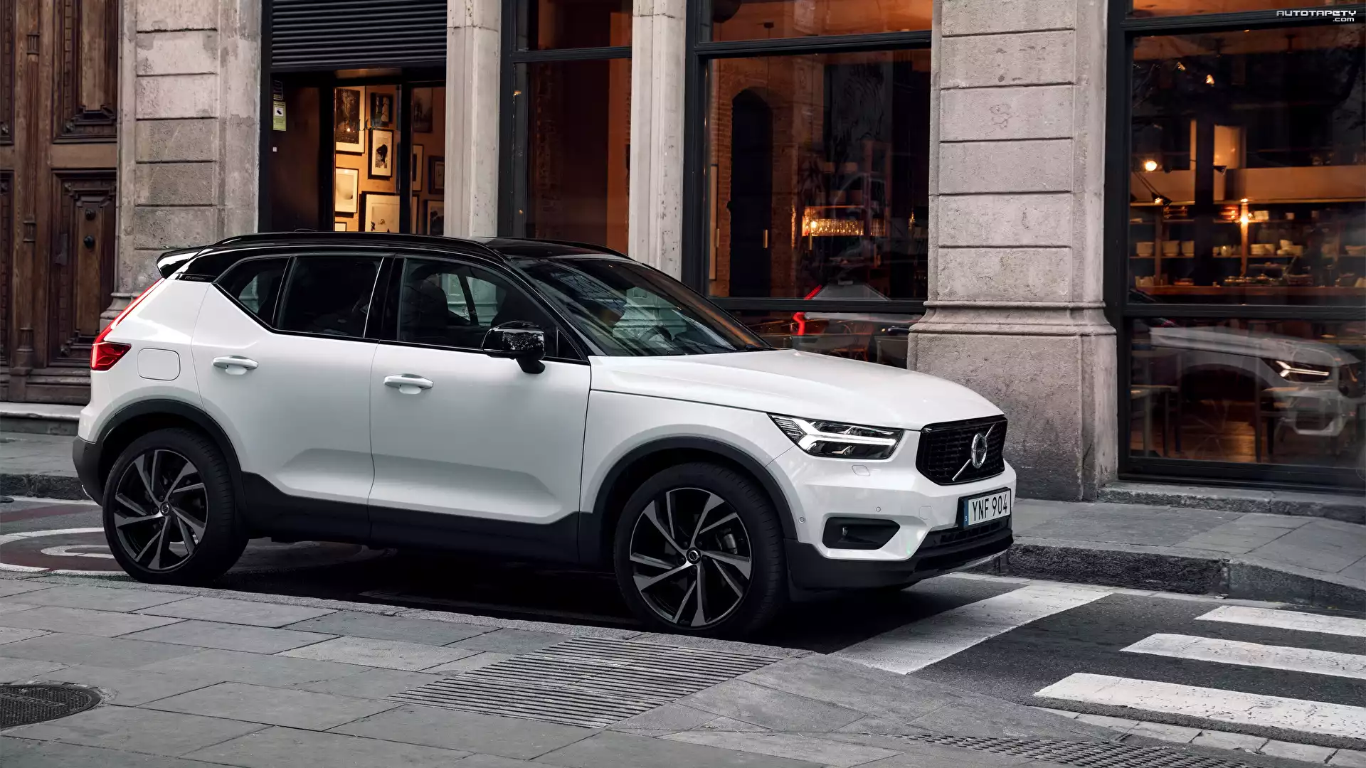 Białe, Volvo XC40
