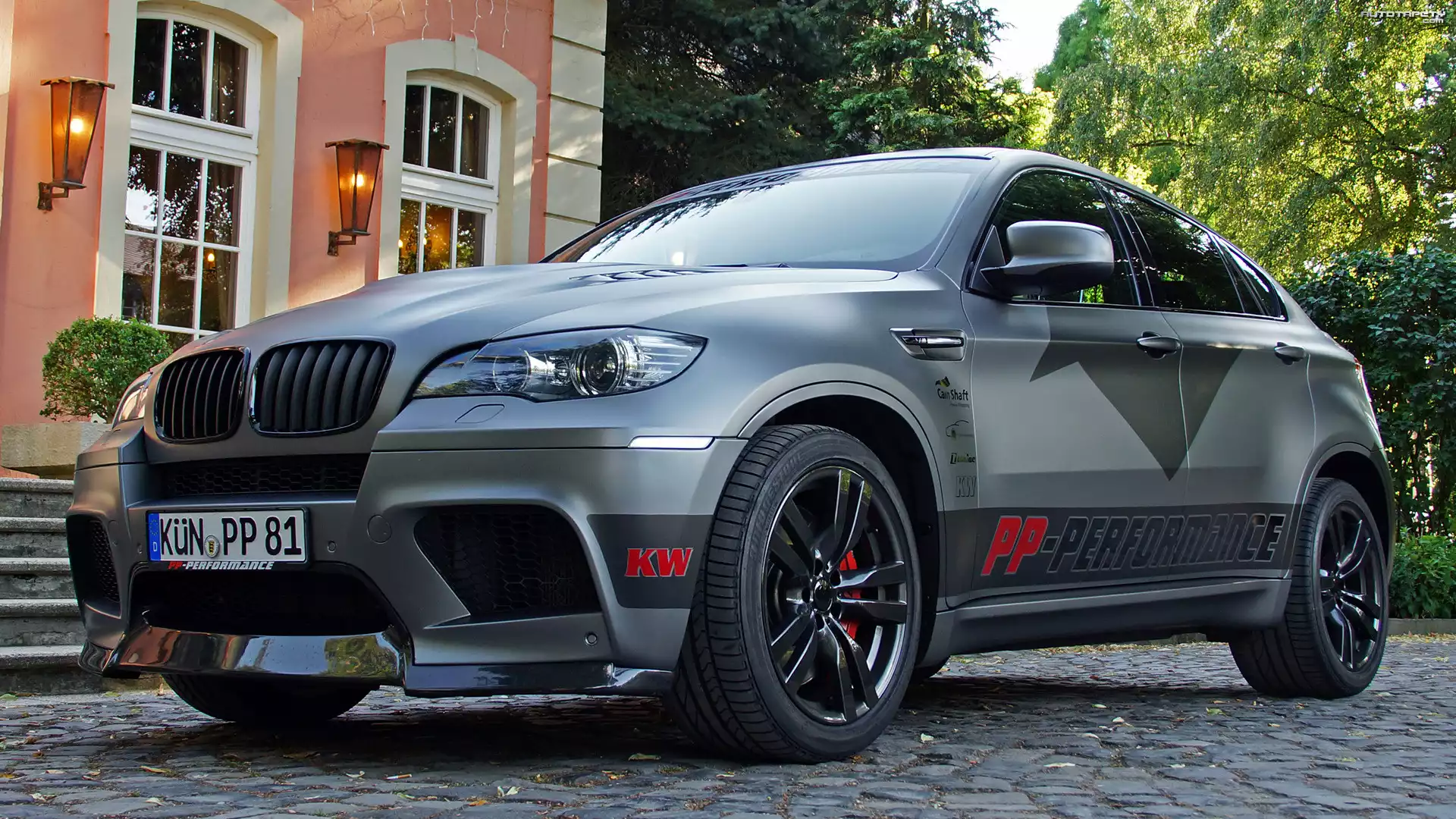 BMW X6 M, Bok, Przód